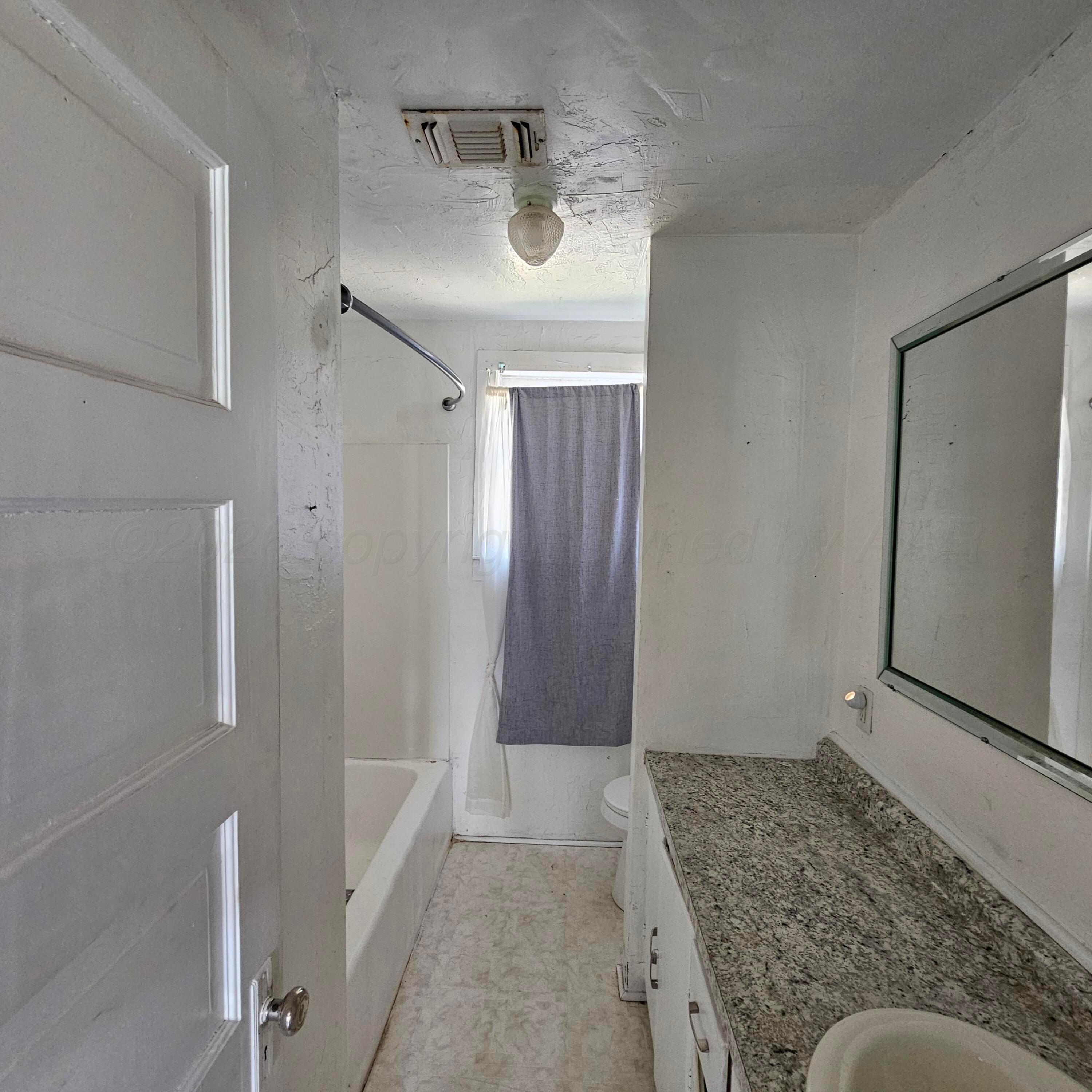 1201 3rd Avenue Property Photo 10