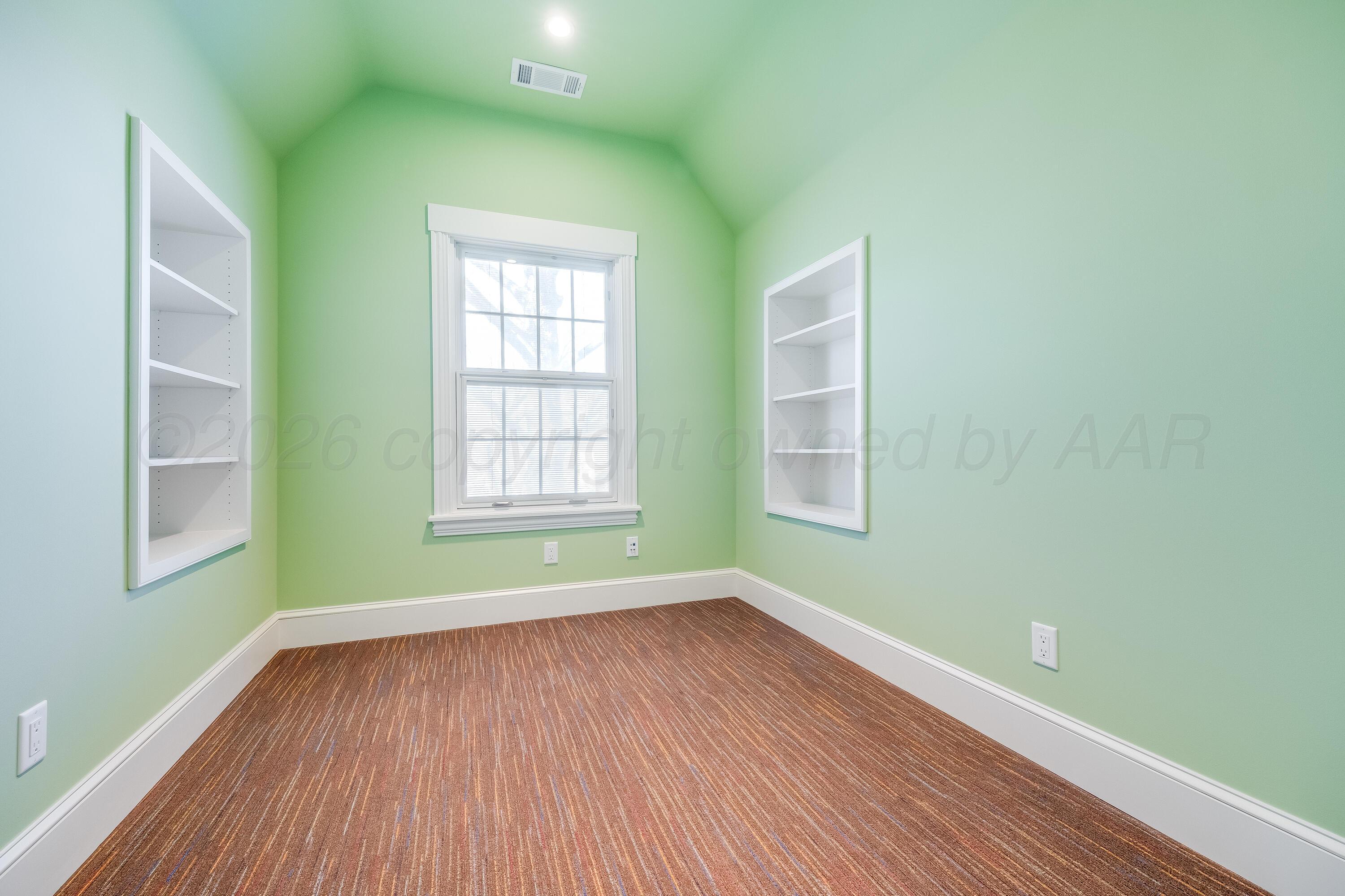 2223 S Ong Street Property Photo 45