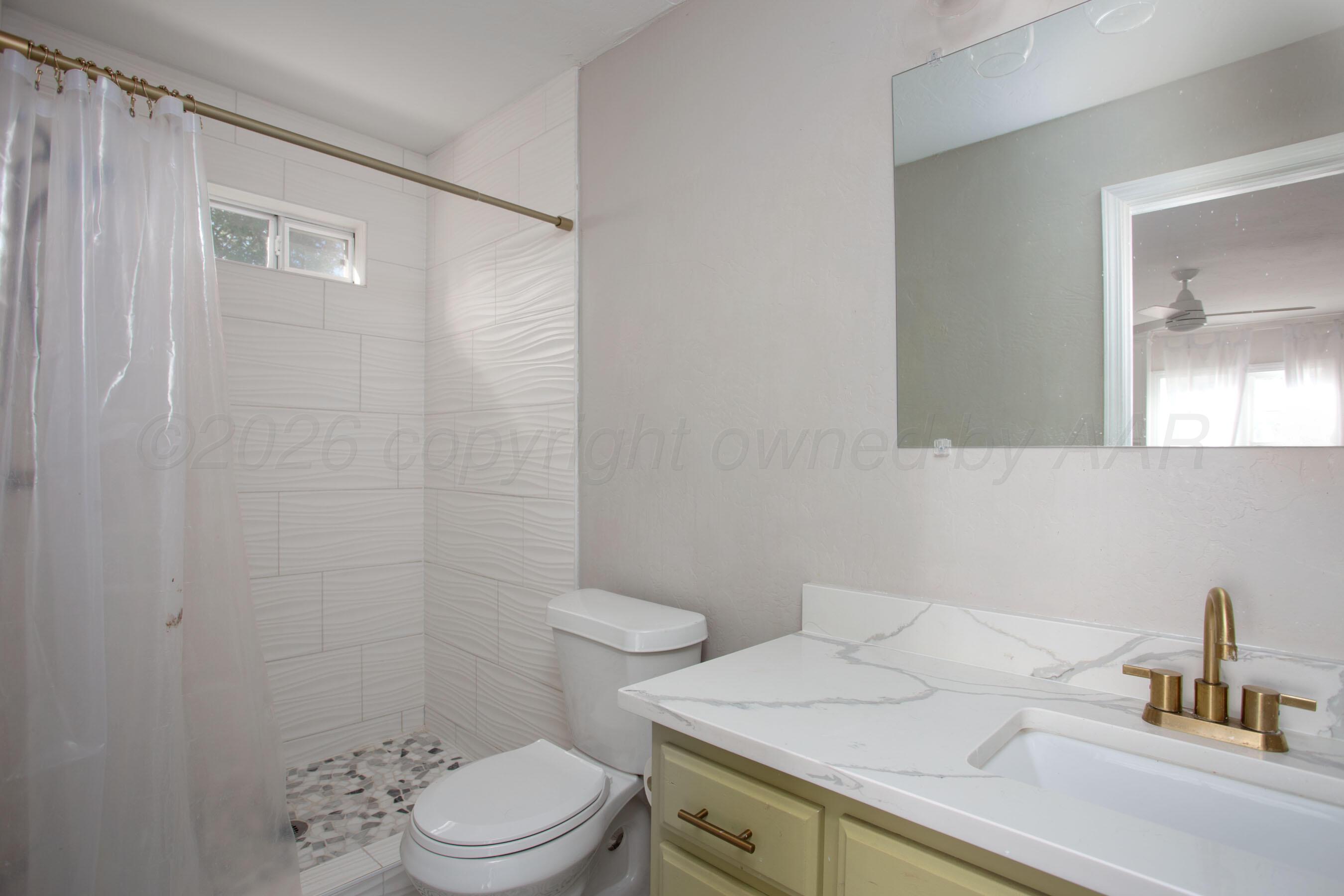 1033 Bowie Street Property Photo 6