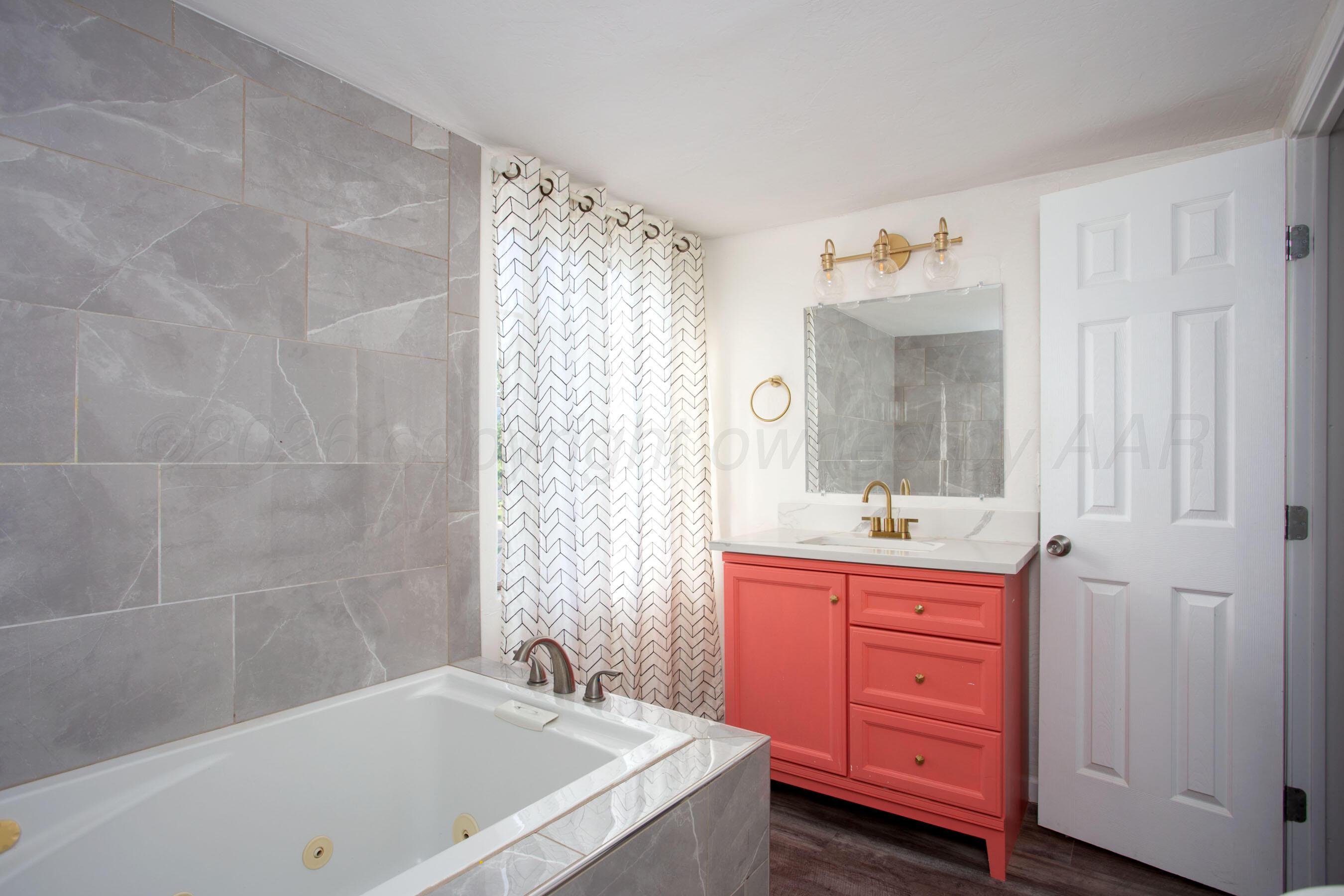 1033 Bowie Street Property Photo 7