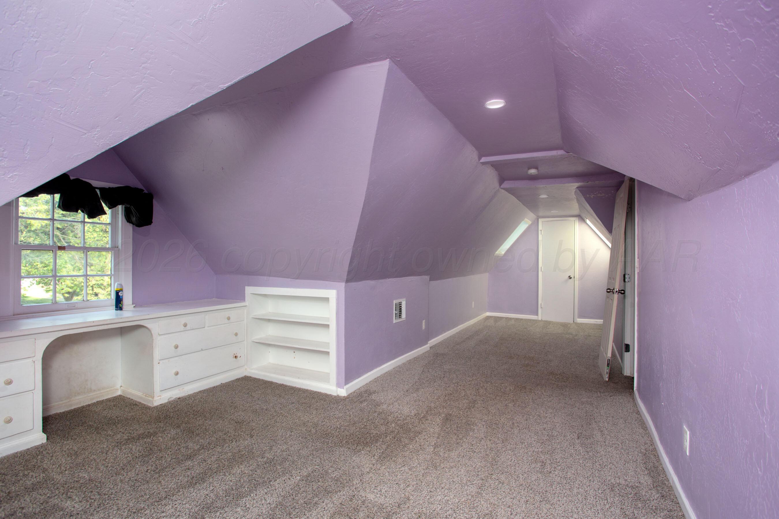 1033 Bowie Street Property Photo 9