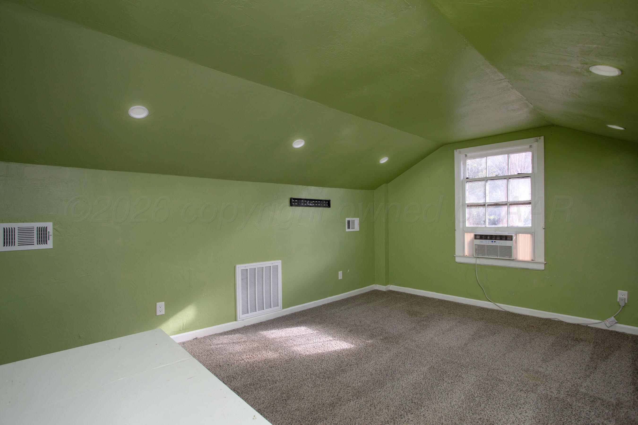 1033 Bowie Street Property Photo 13