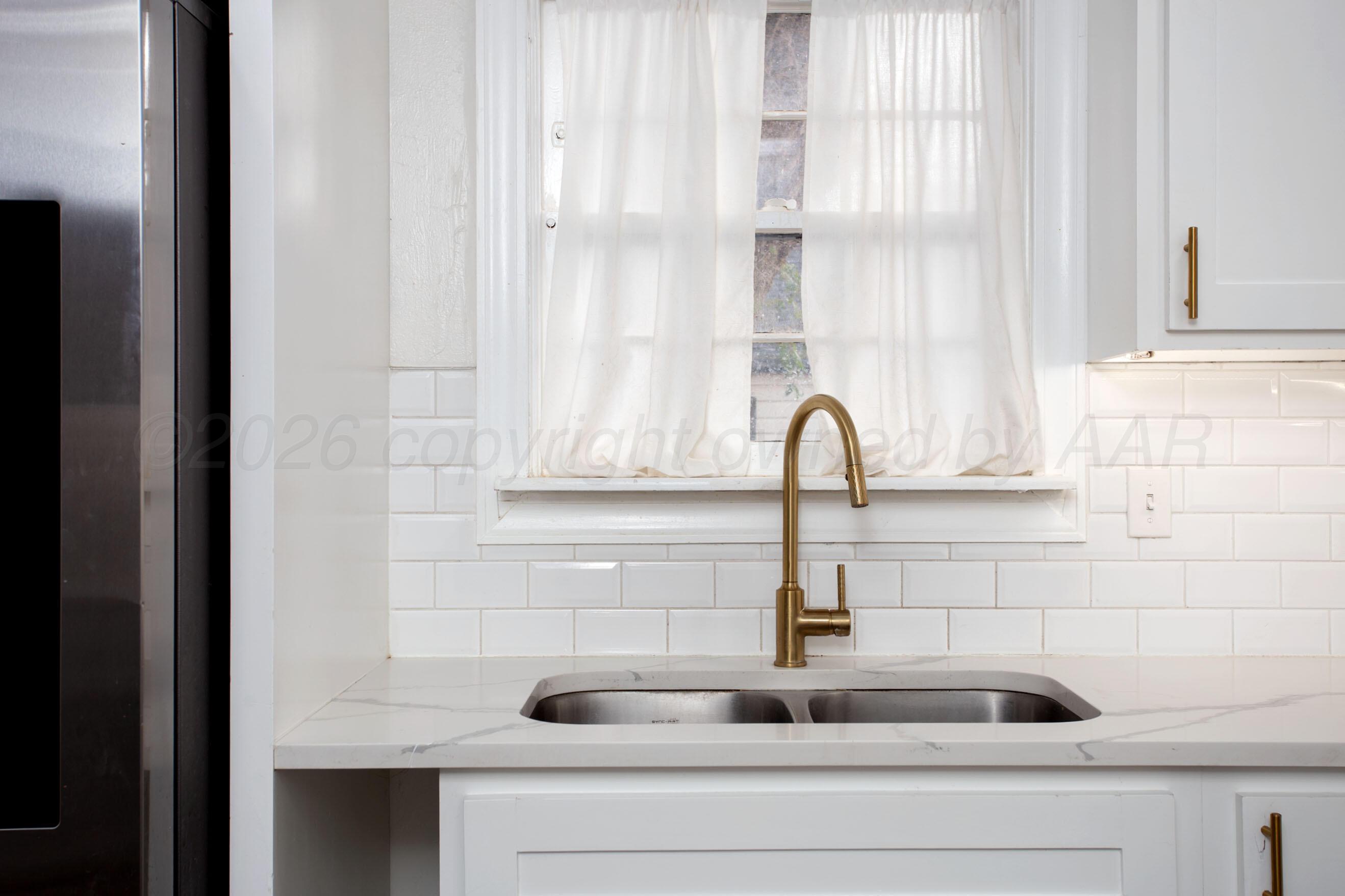 1033 Bowie Street Property Photo 15