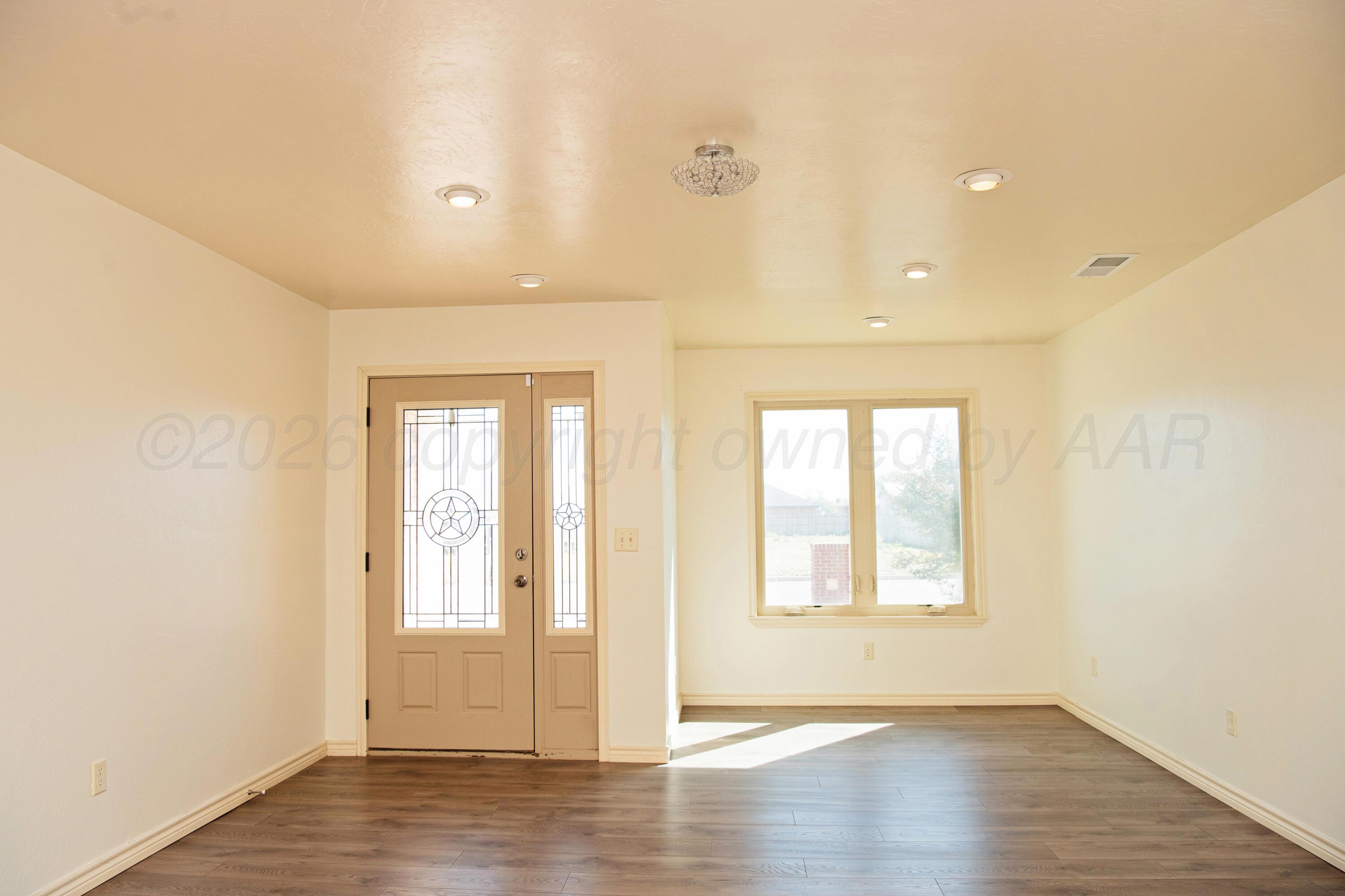 1507 N Irving Street Property Photo 4