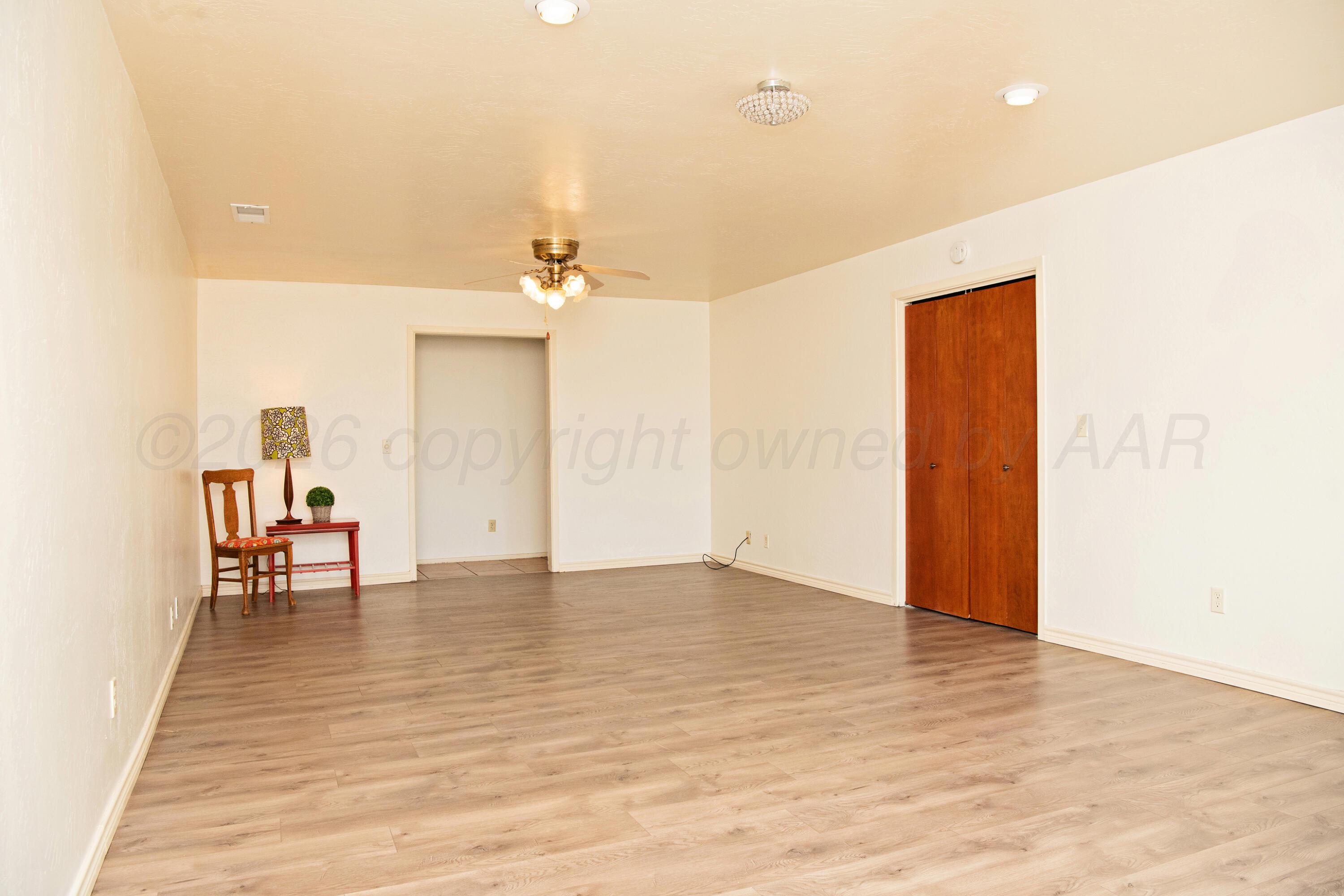 1507 N Irving Street Property Photo 5