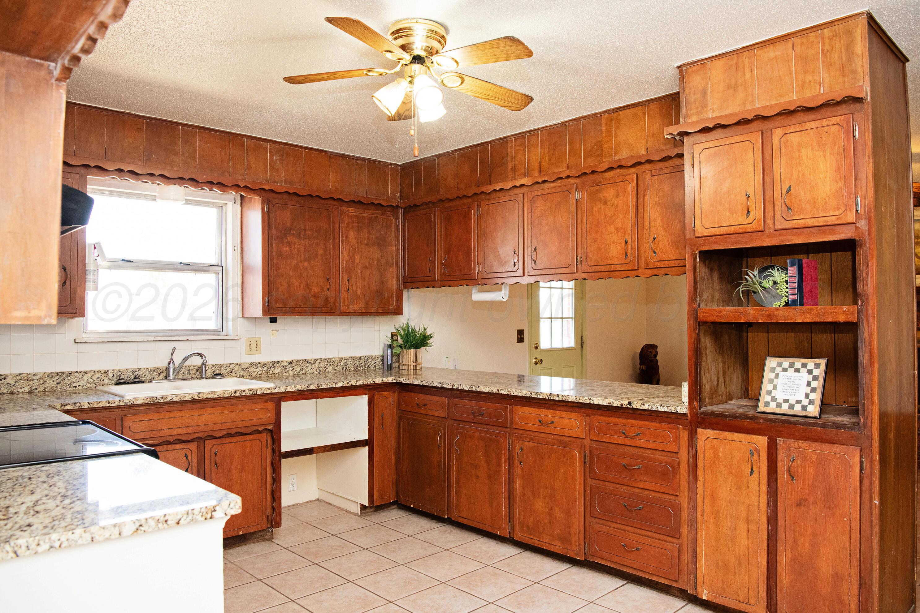 1507 N Irving Street Property Photo 6