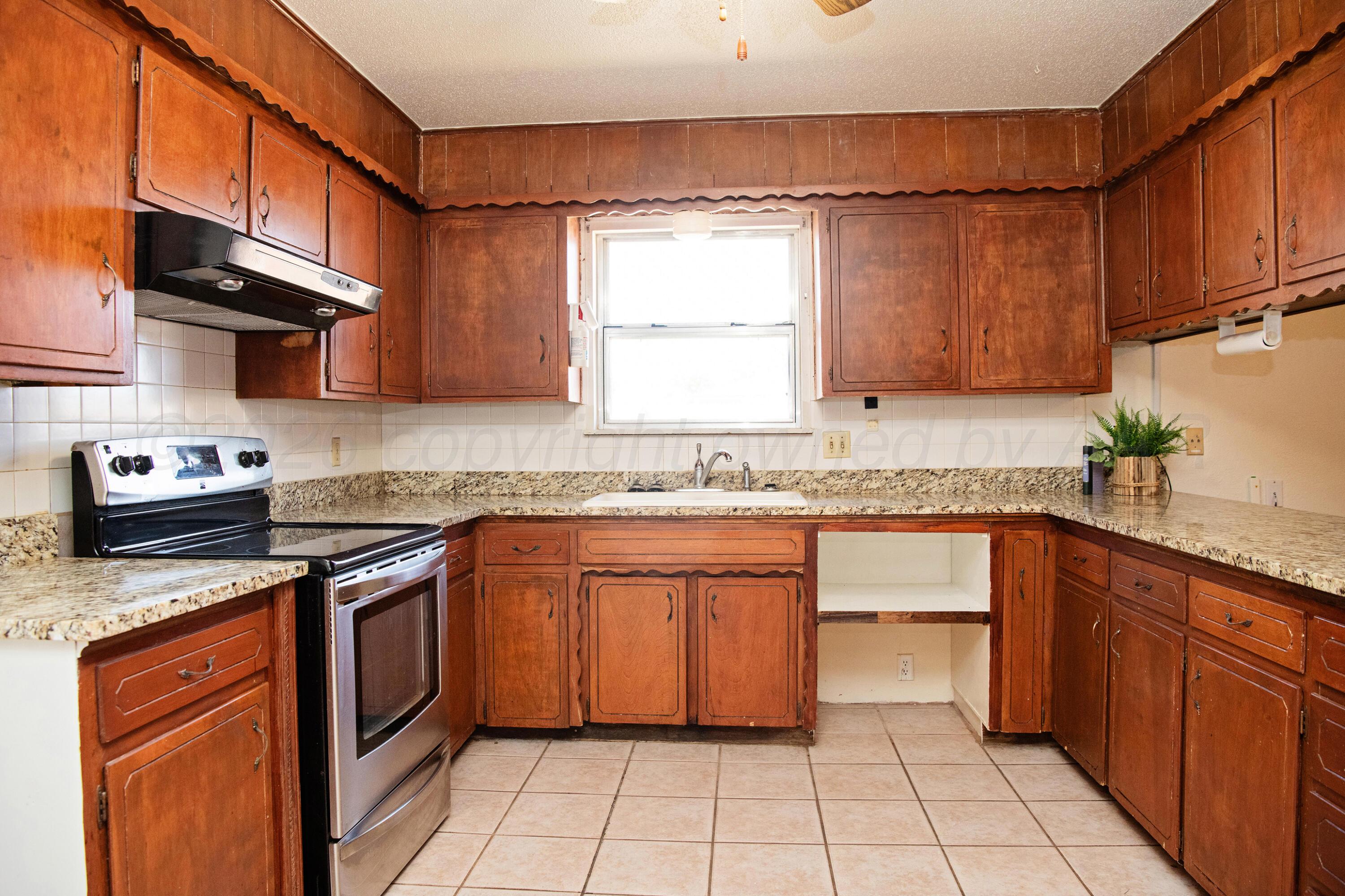 1507 N Irving Street Property Photo 7
