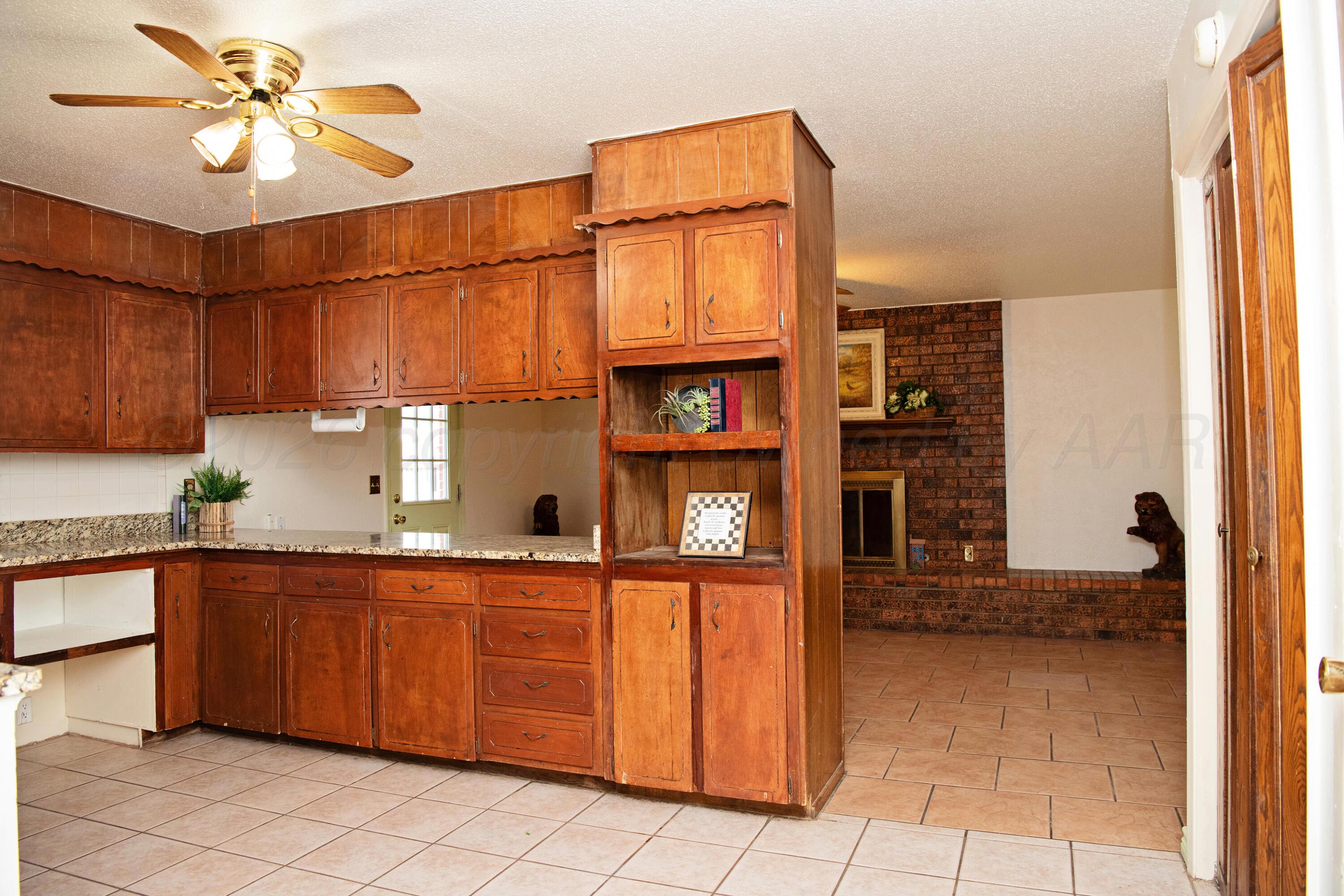 1507 N Irving Street Property Photo 9