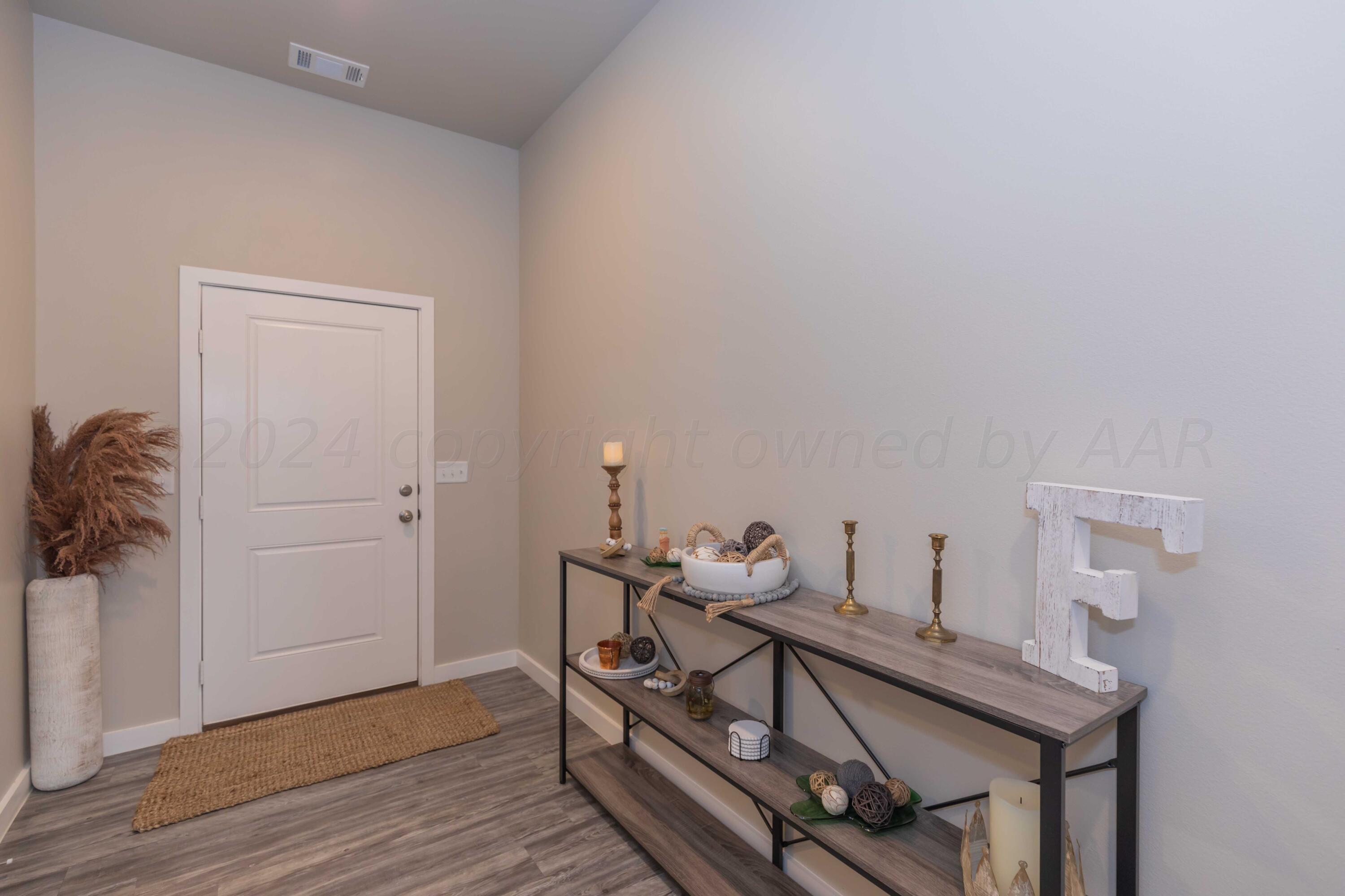 1839 Montaluse Road Property Photo 4