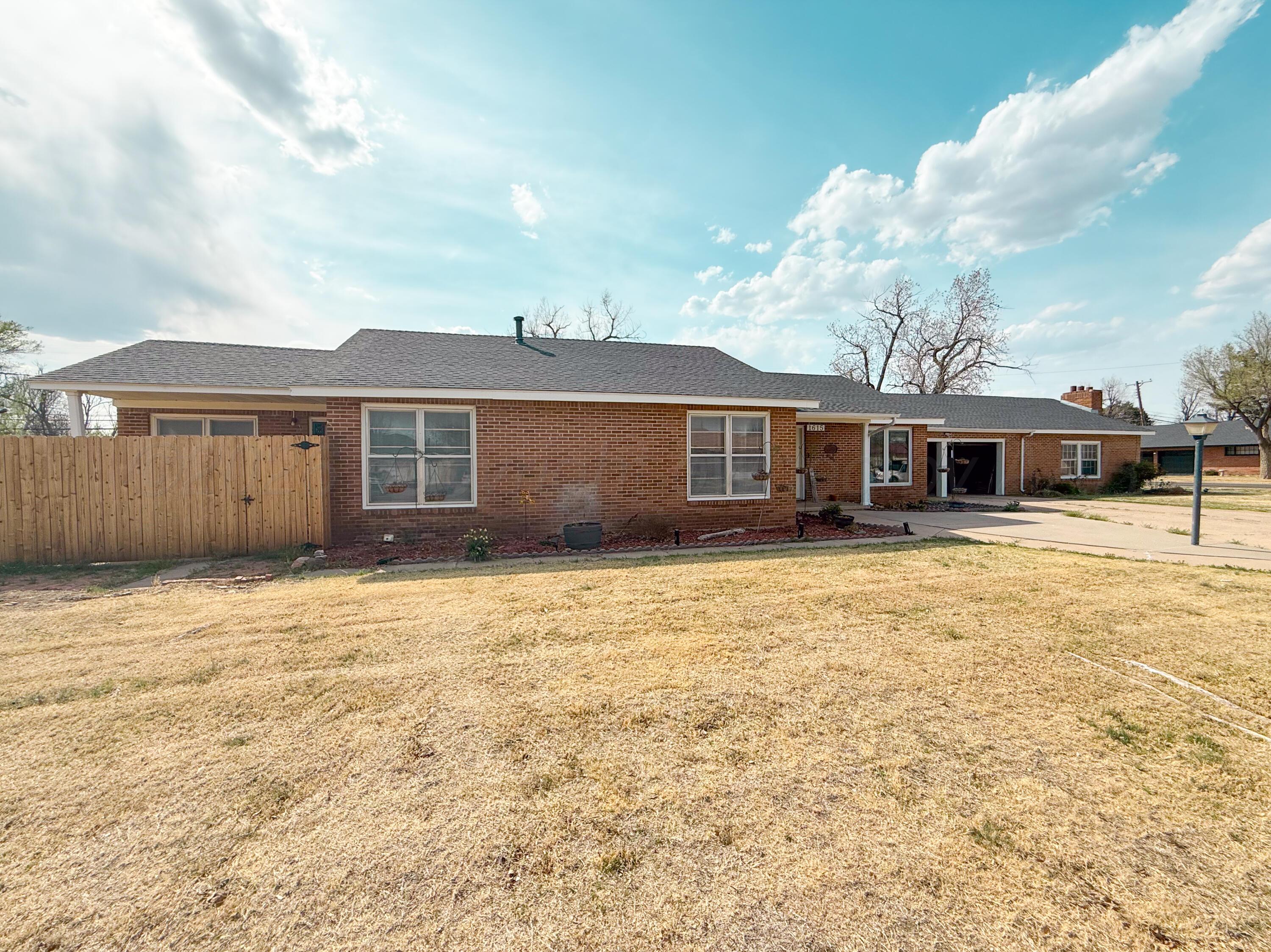 1615 N Russell Street Property Photo 5