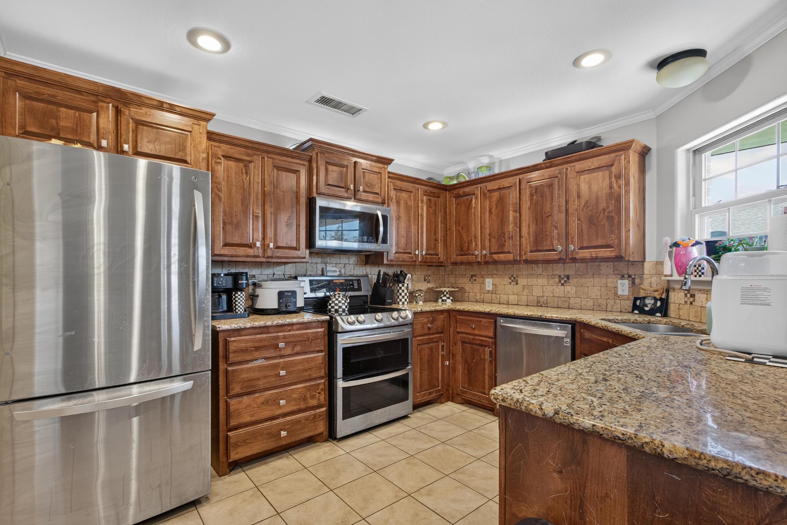 9315 Clint Avenue Property Photo 14