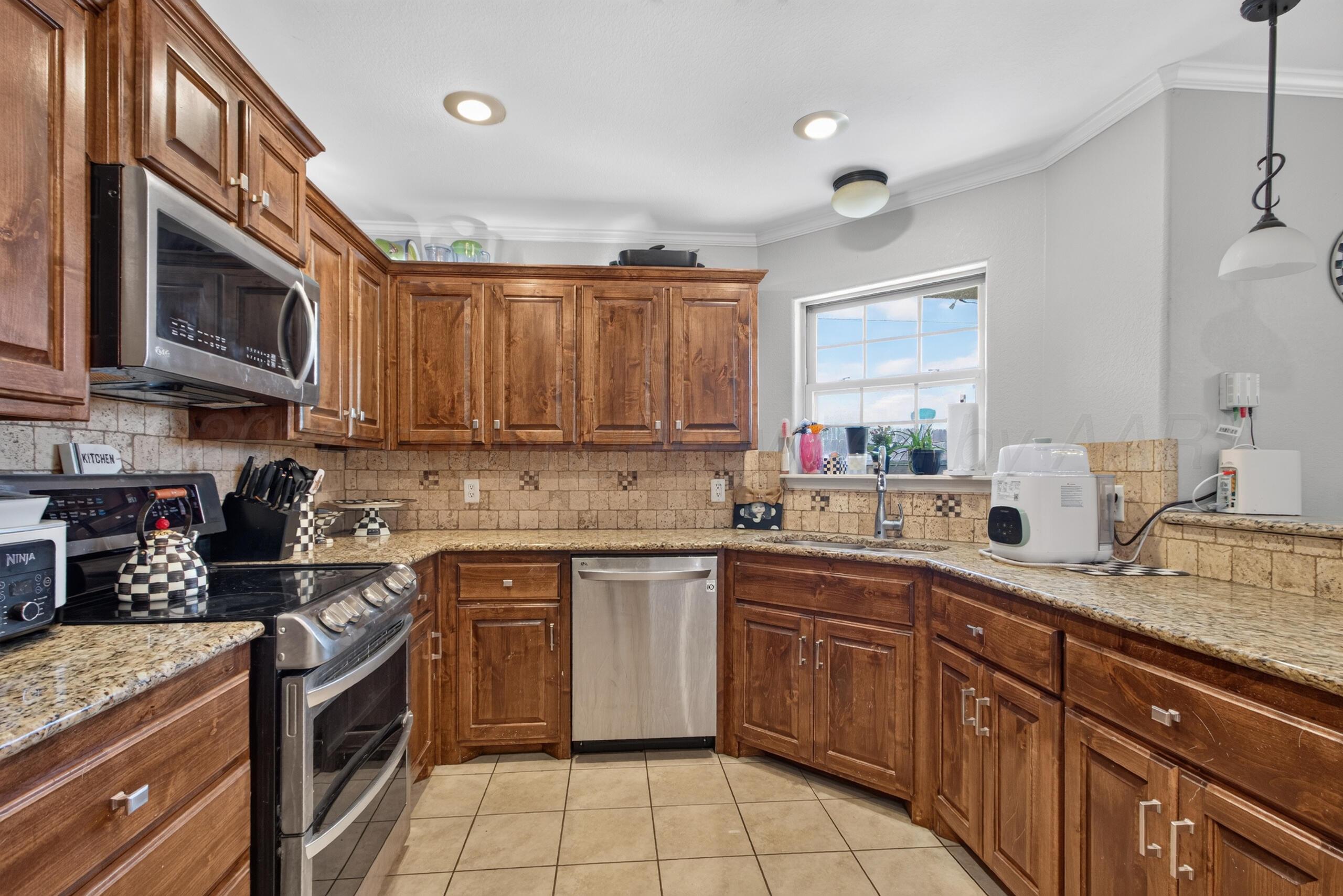 9315 Clint Avenue Property Photo 15