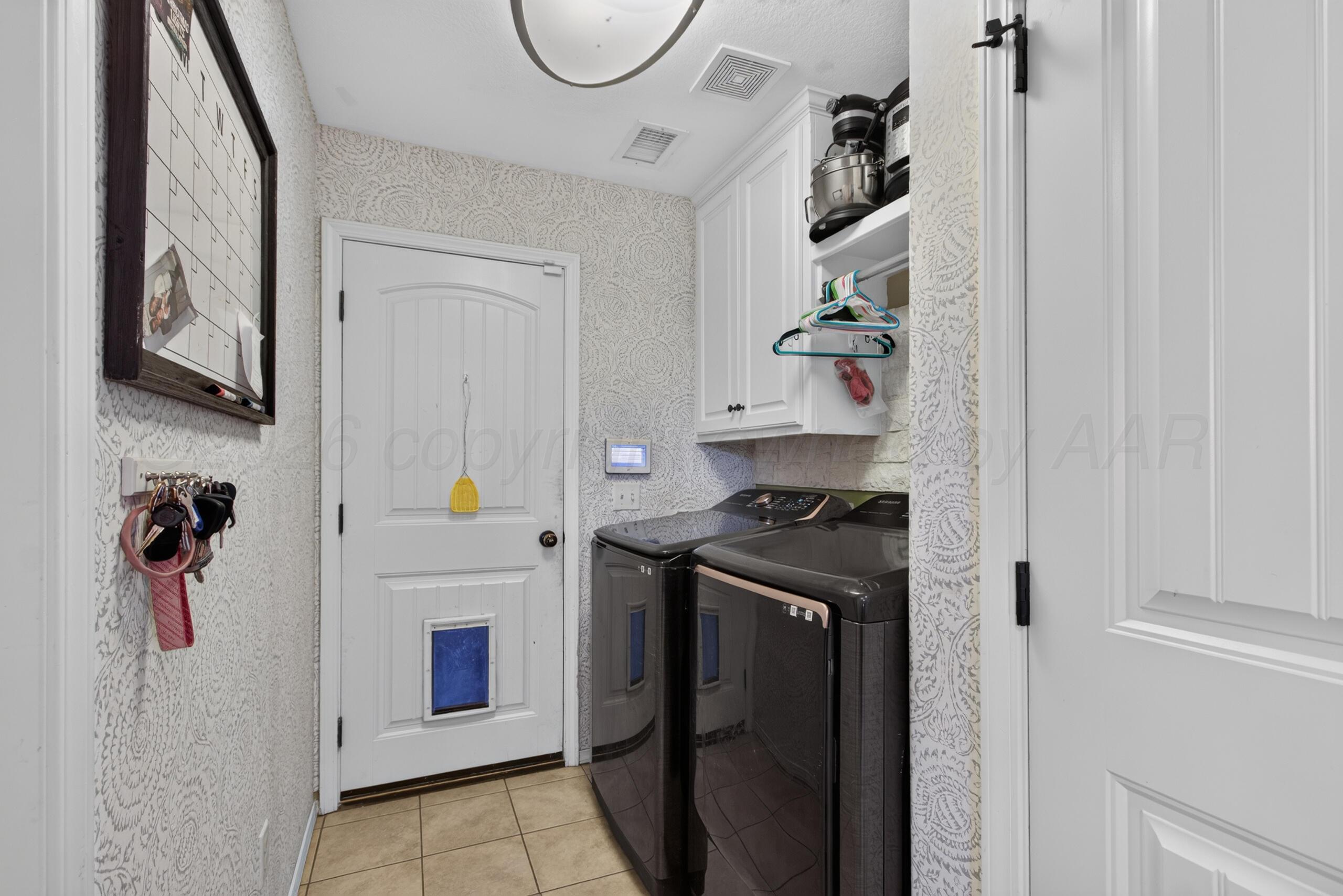 9315 Clint Avenue Property Photo 17