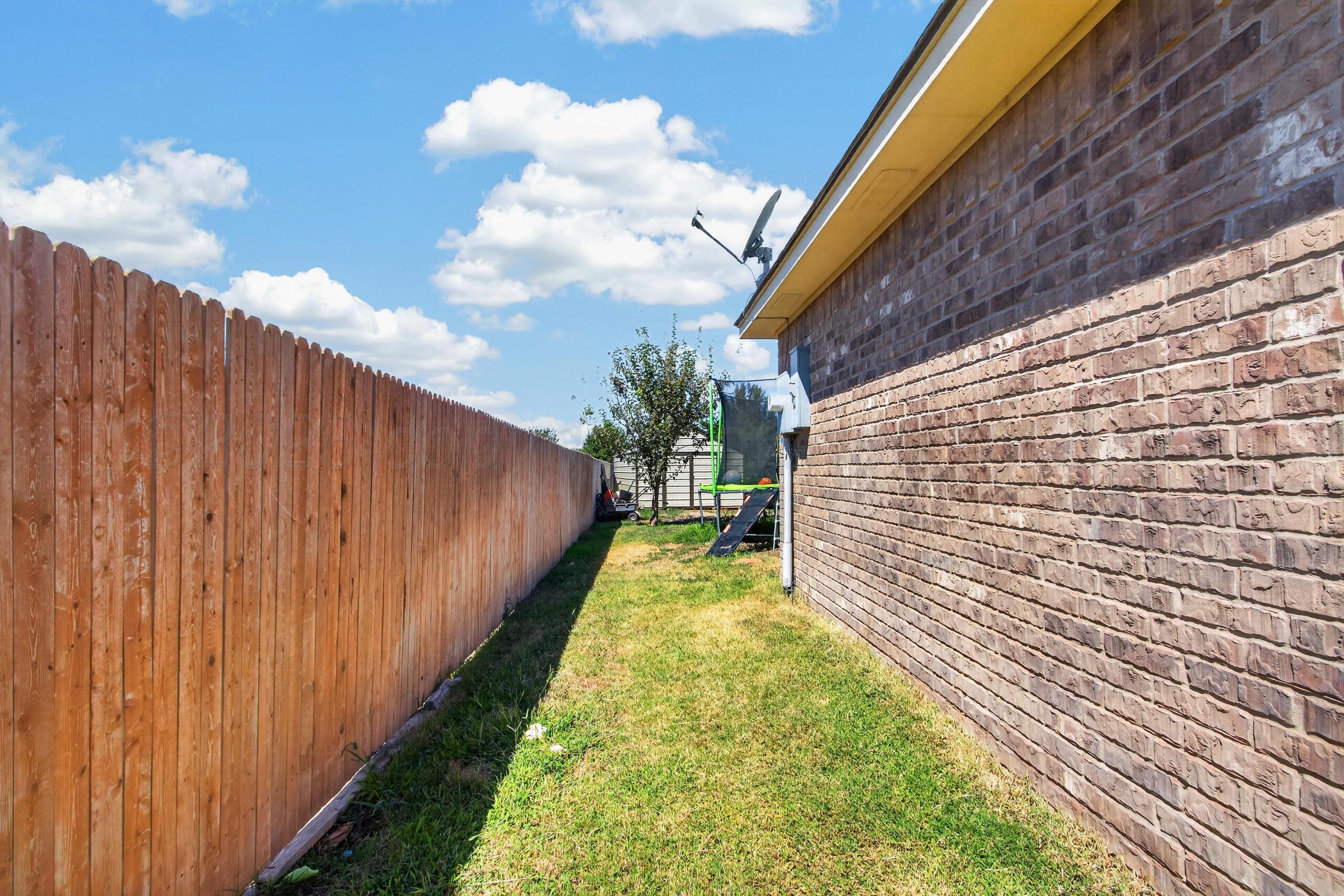 9315 Clint Avenue Property Photo 34