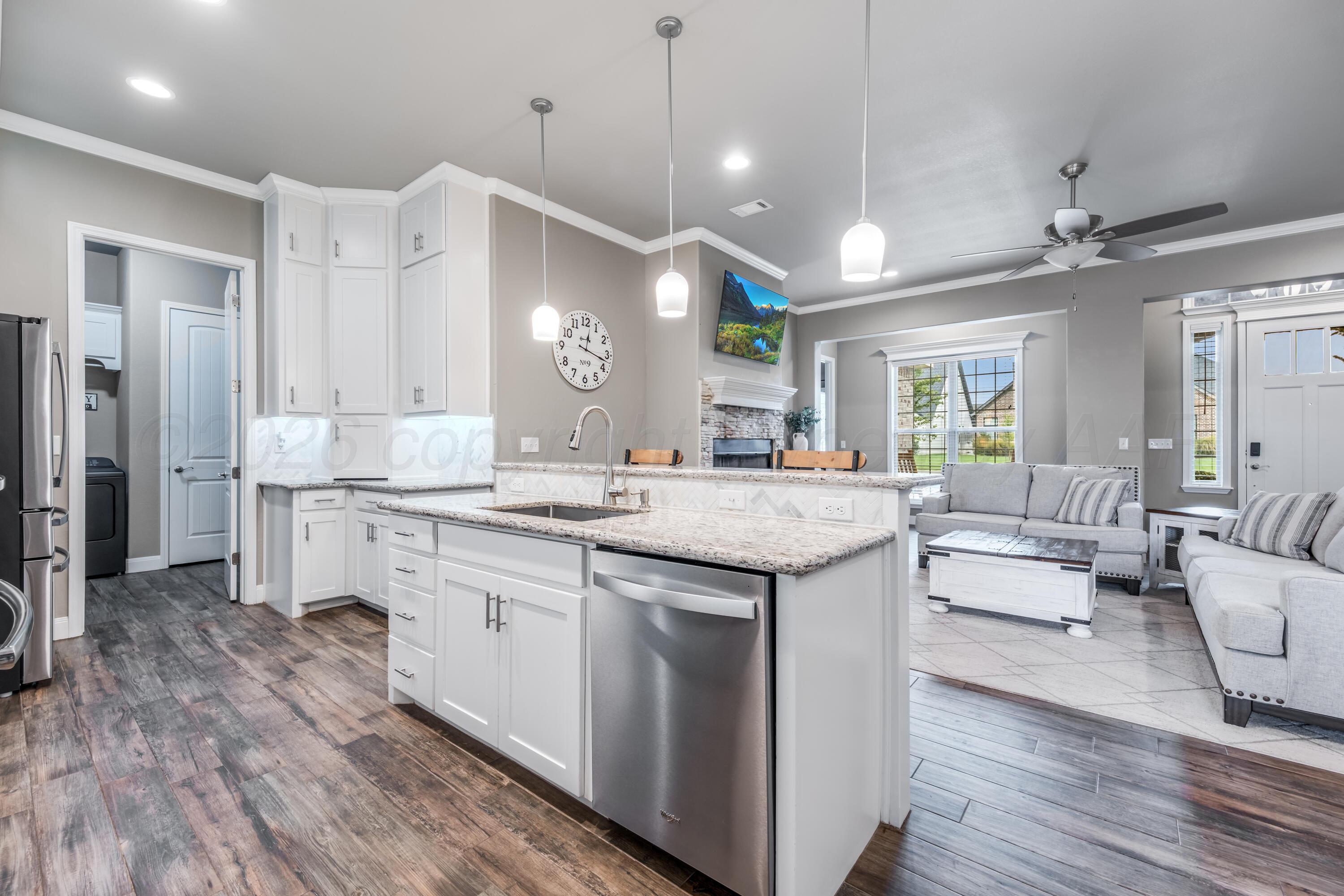 6204 Time Square Property Photo 6