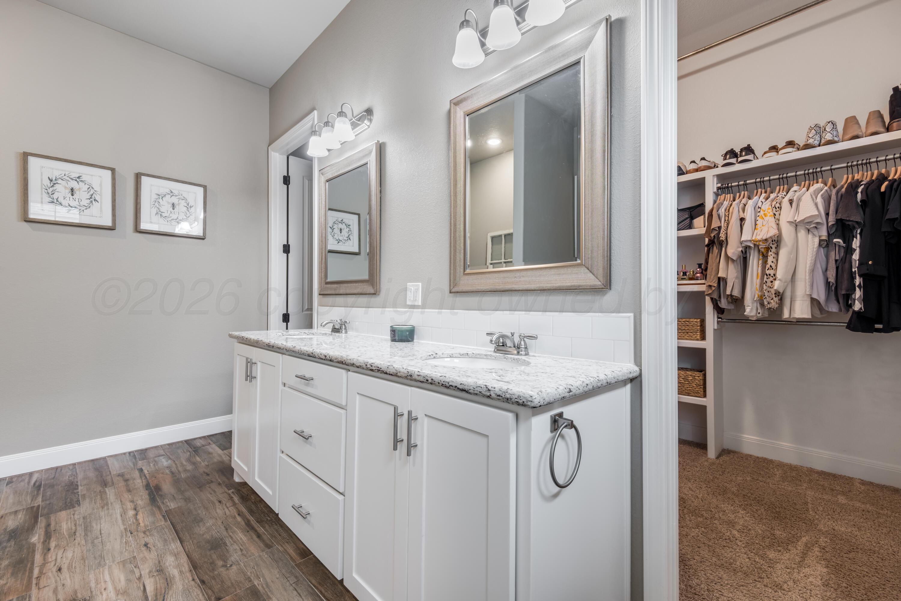6204 Time Square Property Photo 22