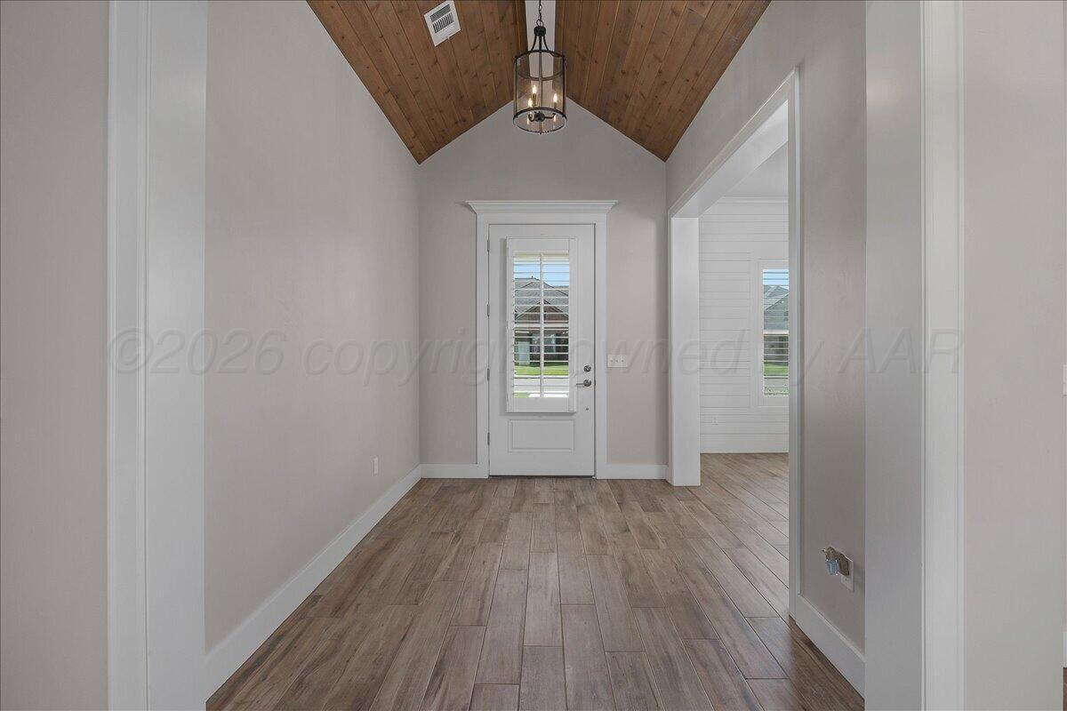 6300 Foley Square Street Property Photo 3