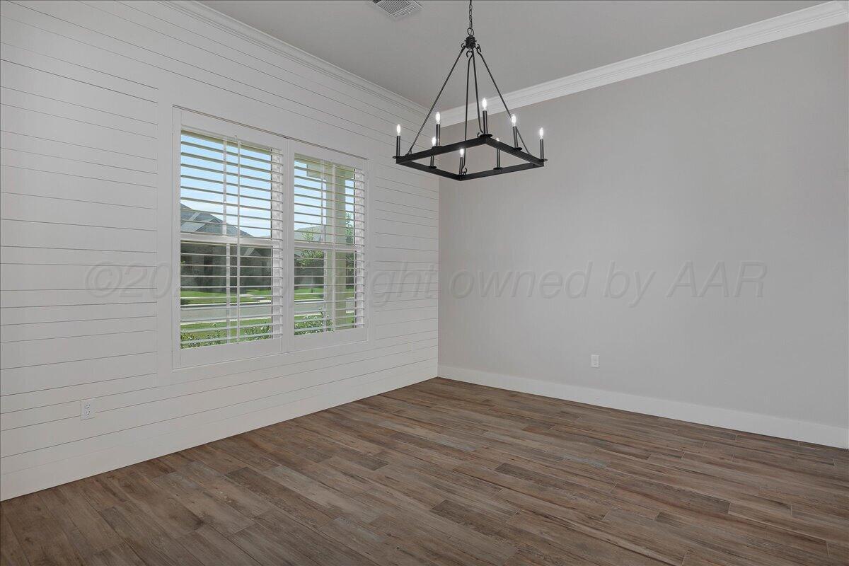 6300 Foley Square Street Property Photo 8