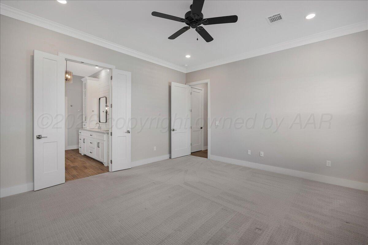 6300 Foley Square Street Property Photo 9