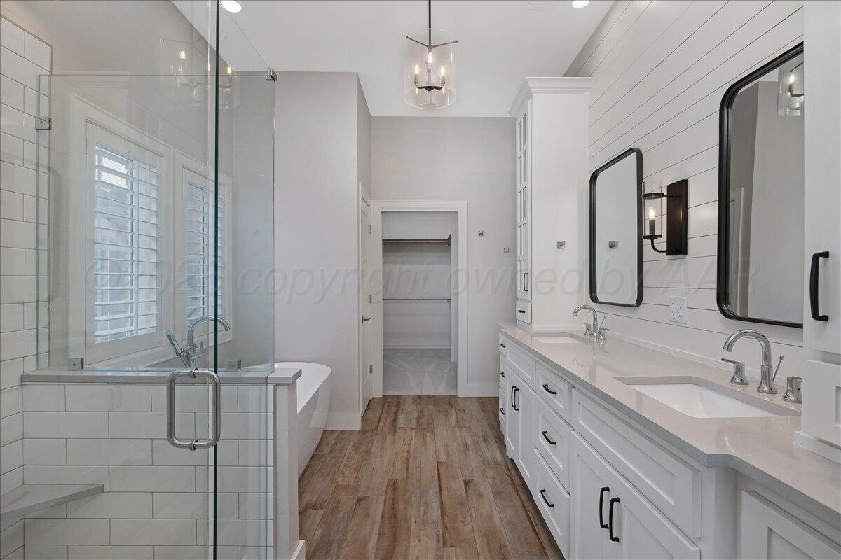 6300 Foley Square Street Property Photo 10