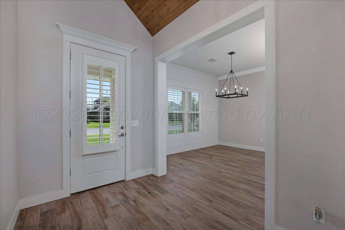 6300 Foley Square Street Property Photo 27