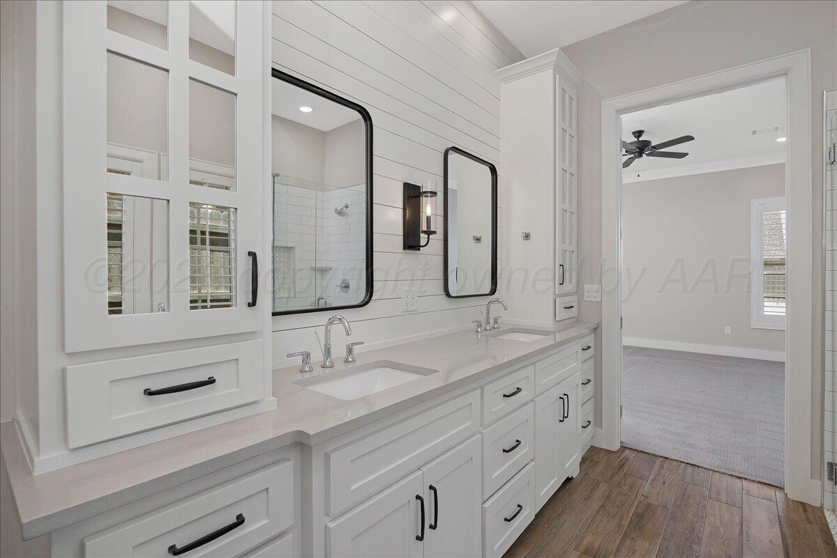 6300 Foley Square Street Property Photo 35