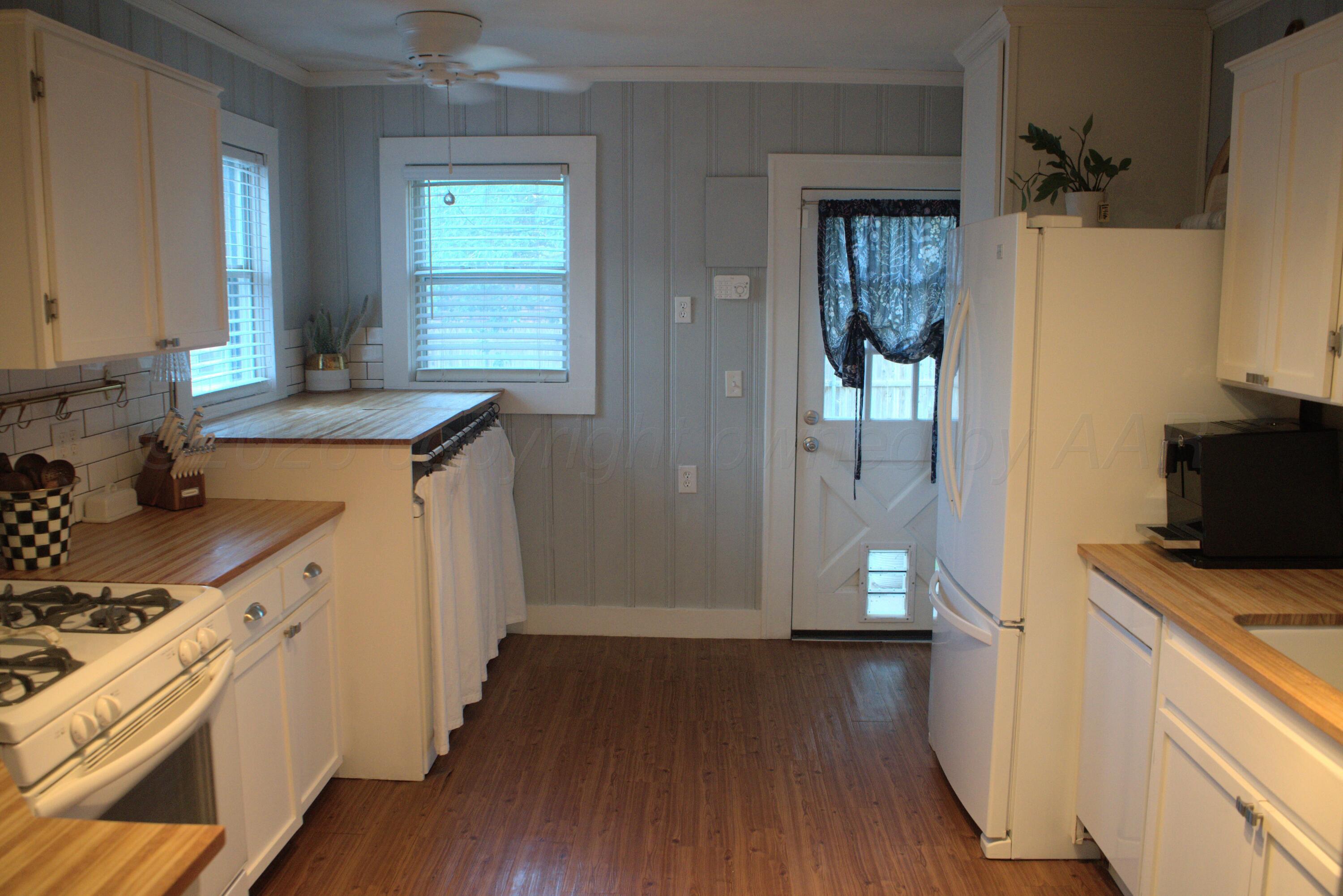 1133 Bellaire Street Property Photo 5