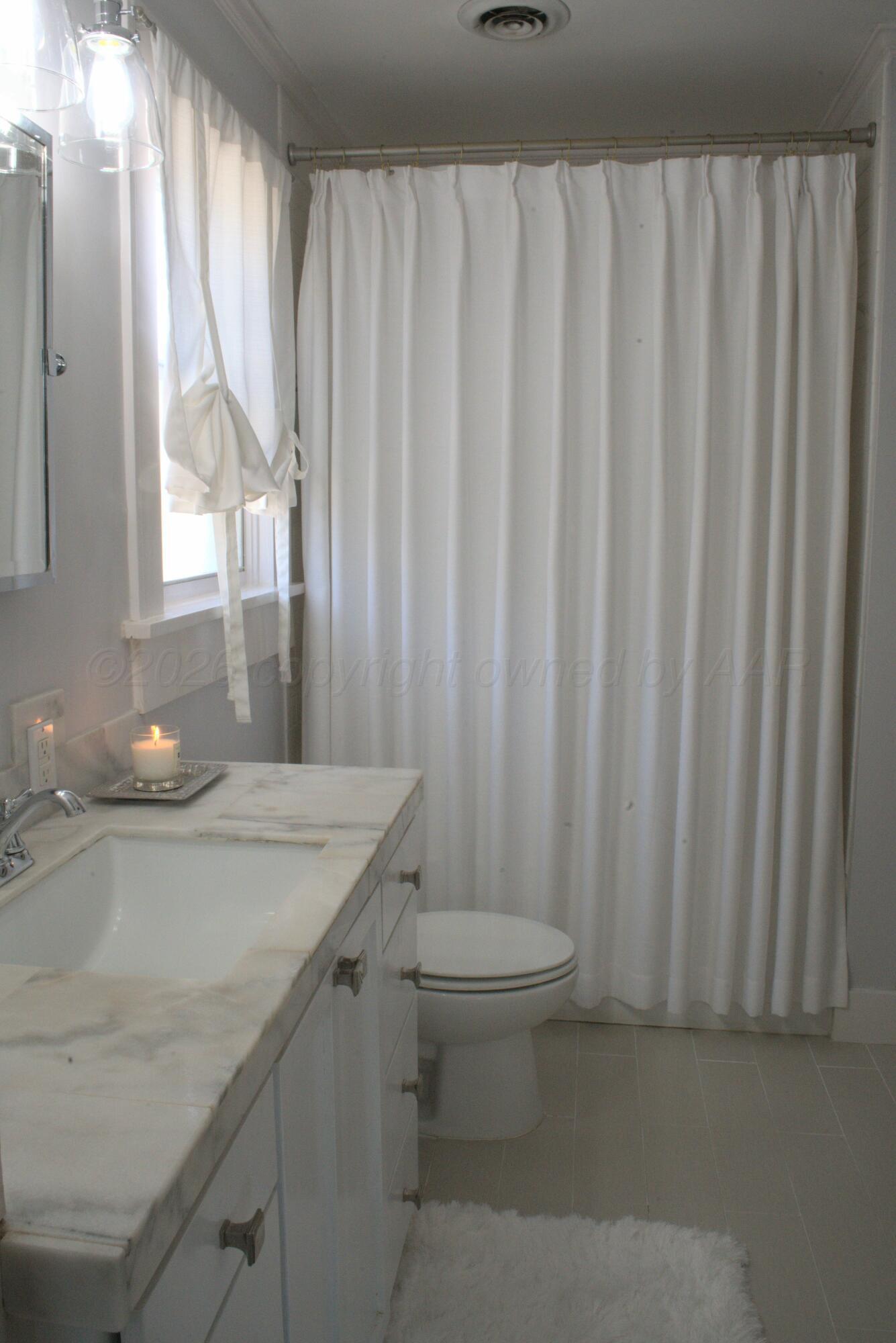 1133 Bellaire Street Property Photo 9