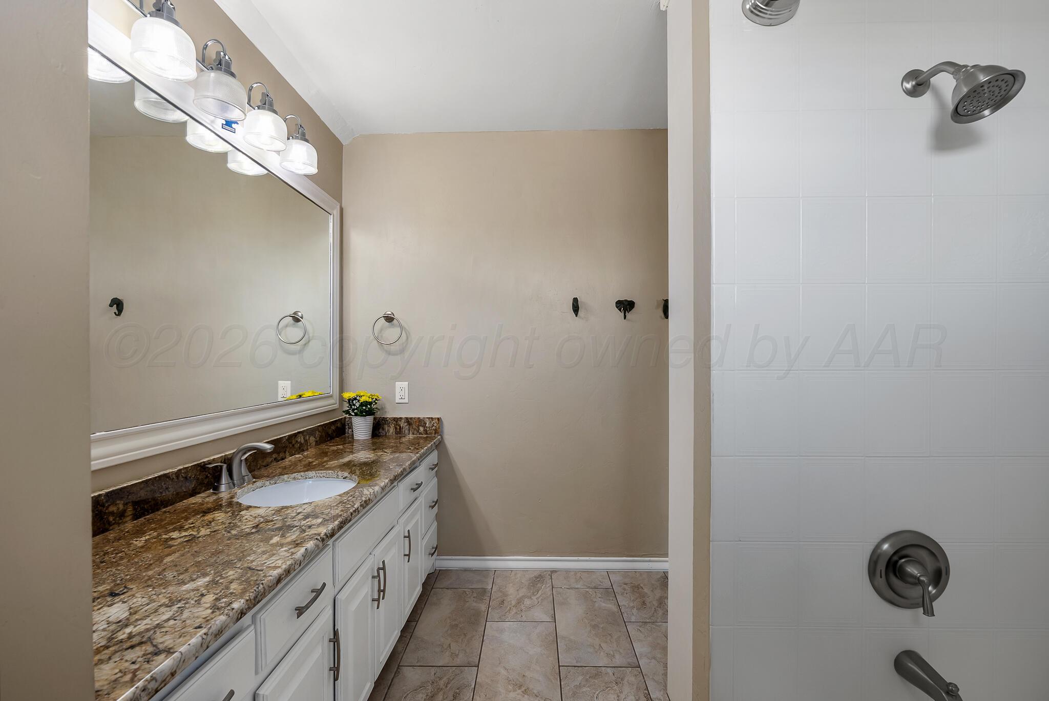 112 Lago Vista Street Property Photo 35