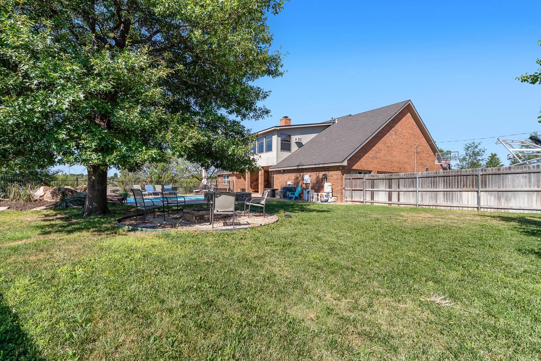 112 Lago Vista Street Property Photo 43