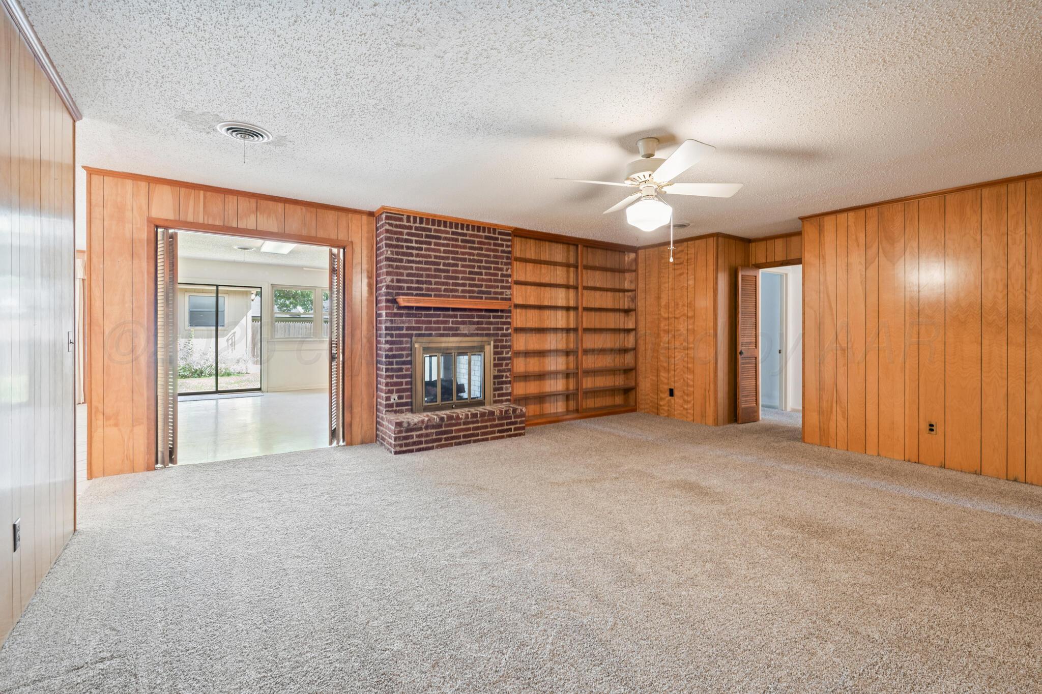 3907 Teckla Boulevard Property Photo 5
