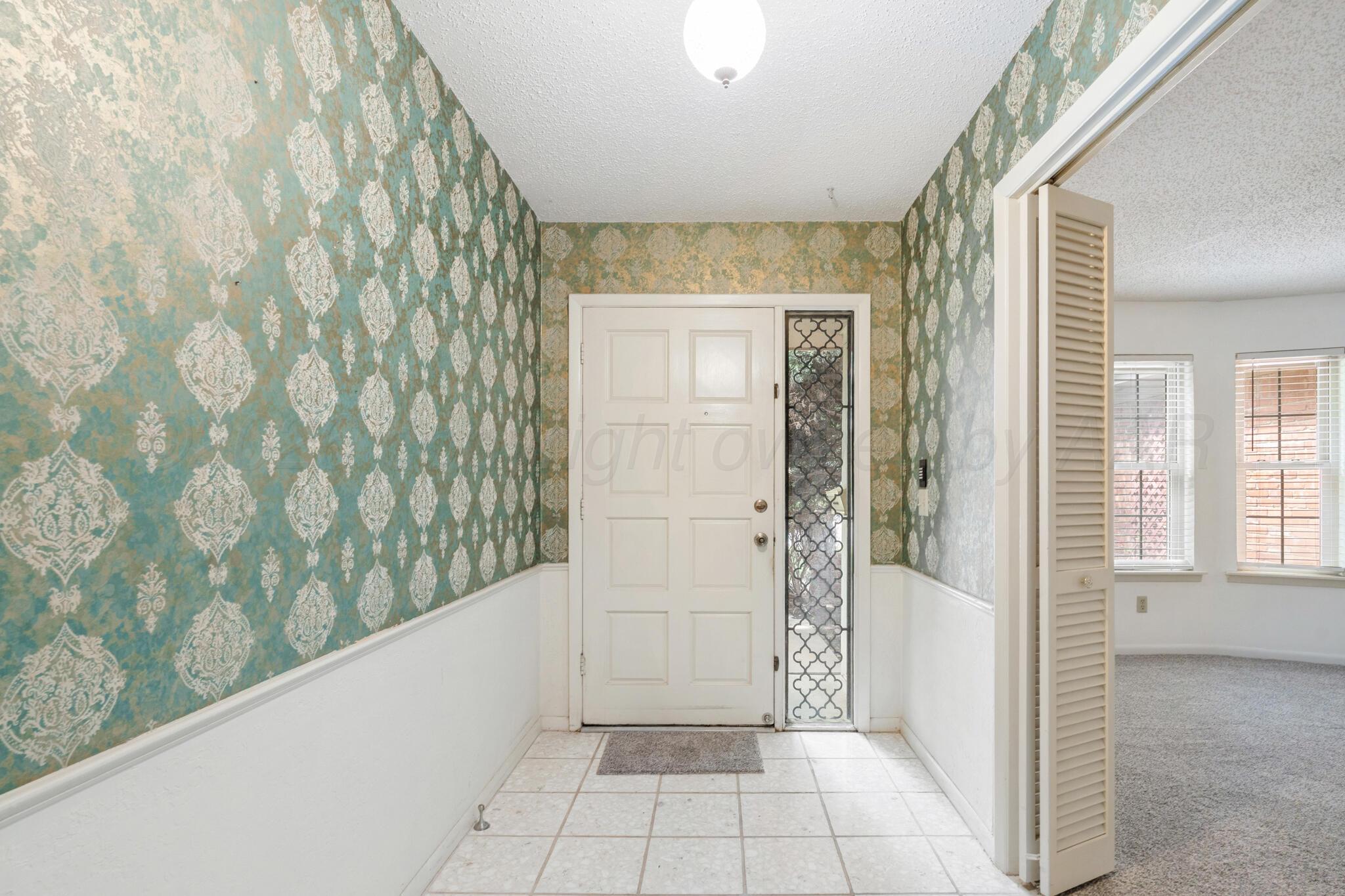 3907 Teckla Boulevard Property Photo 8