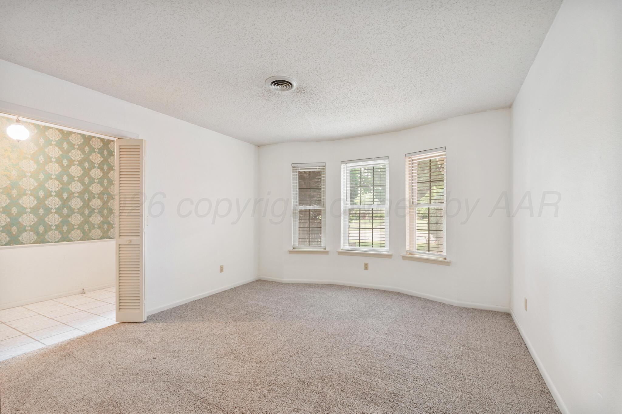 3907 Teckla Boulevard Property Photo 9