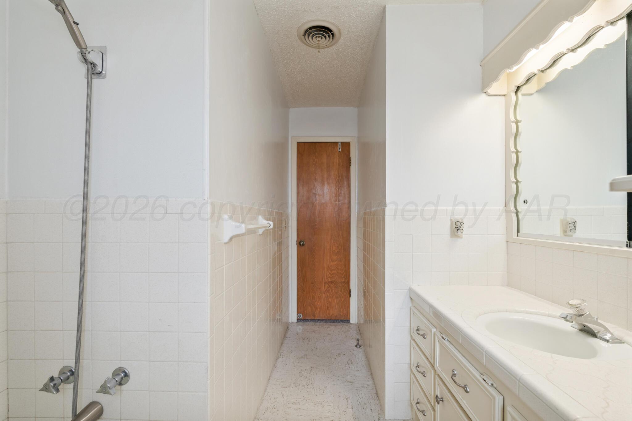 3907 Teckla Boulevard Property Photo 21