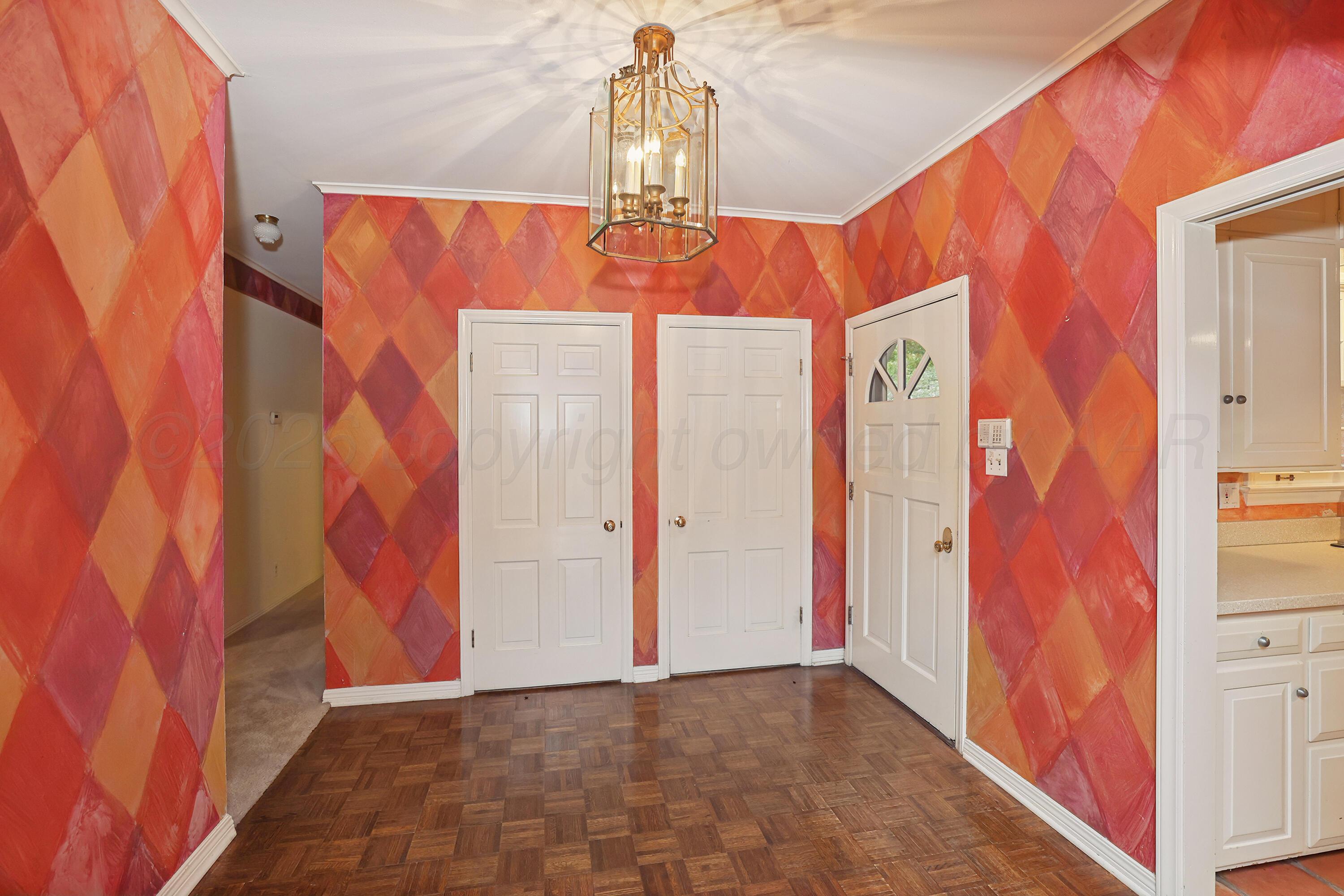2417 S Hughes Street Property Photo 5