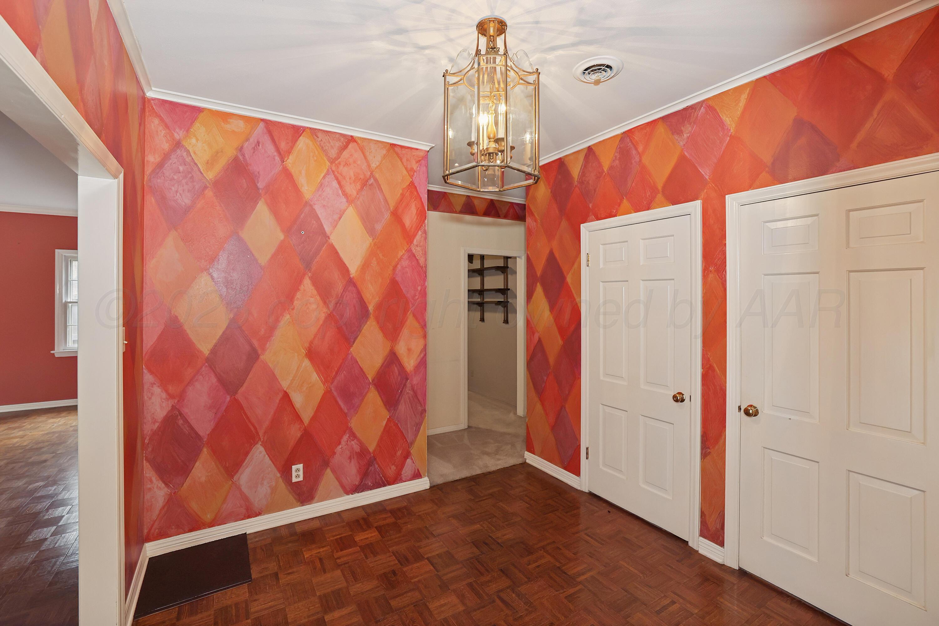2417 S Hughes Street Property Photo 6