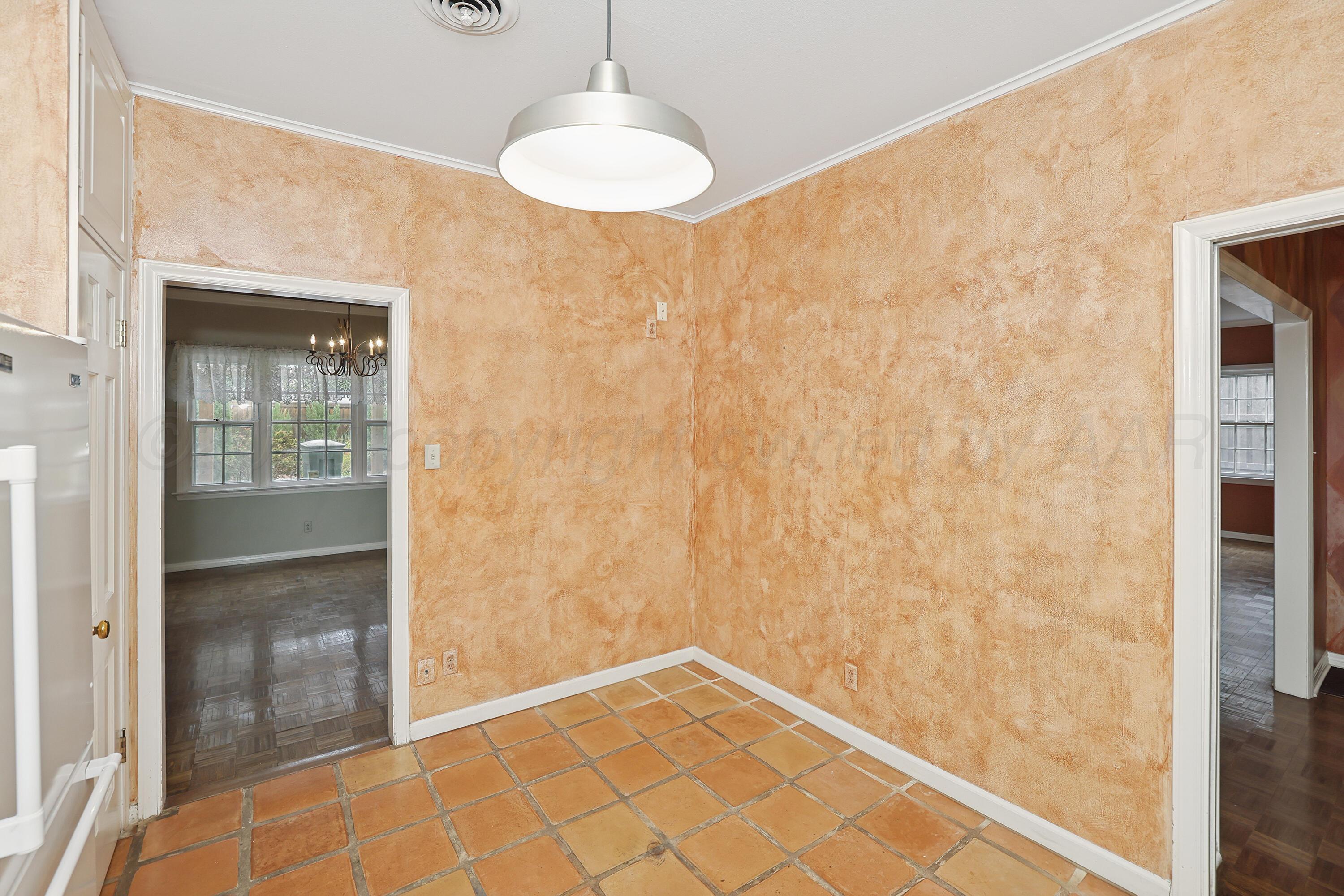 2417 S Hughes Street Property Photo 14