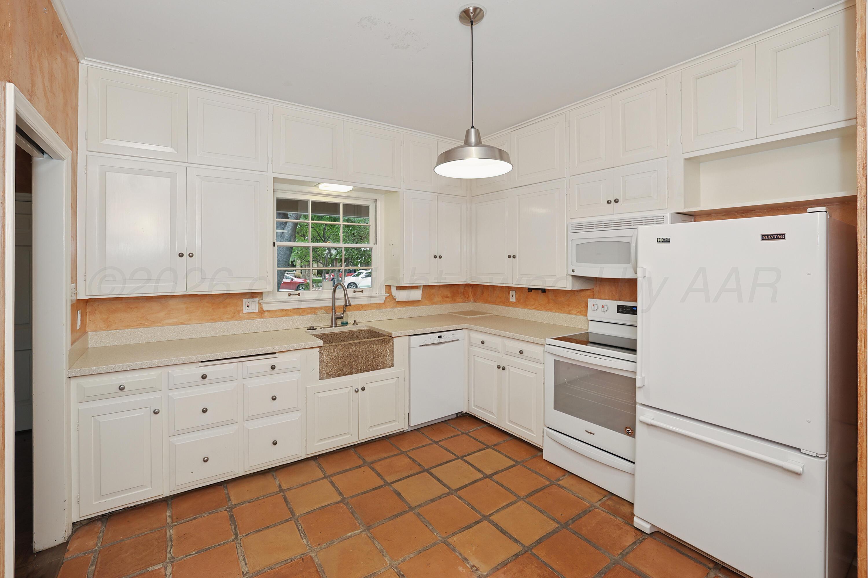 2417 S Hughes Street Property Photo 15