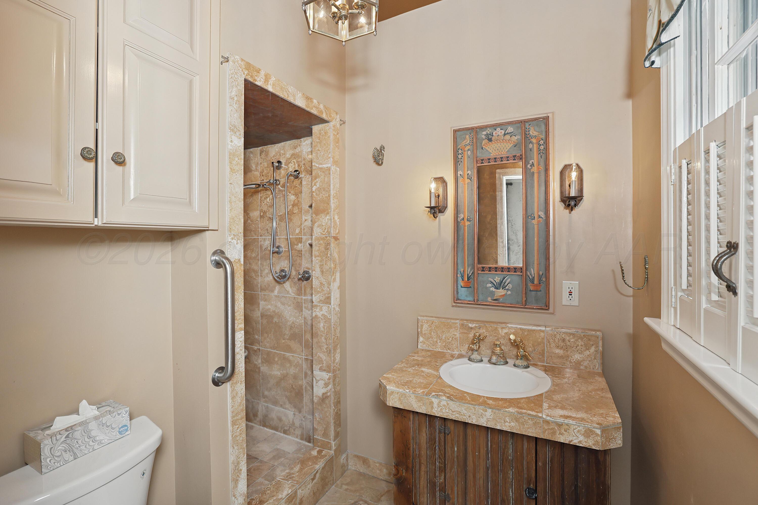 2417 S Hughes Street Property Photo 23