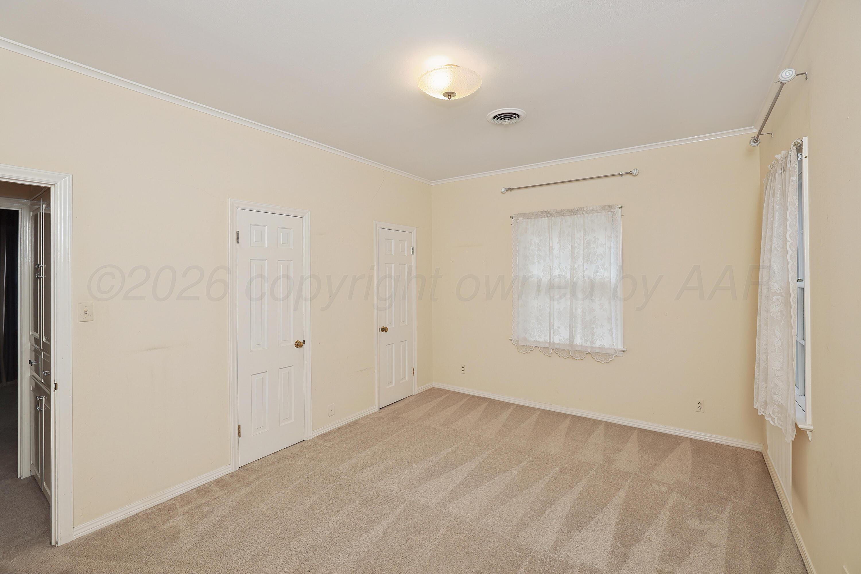 2417 S Hughes Street Property Photo 28