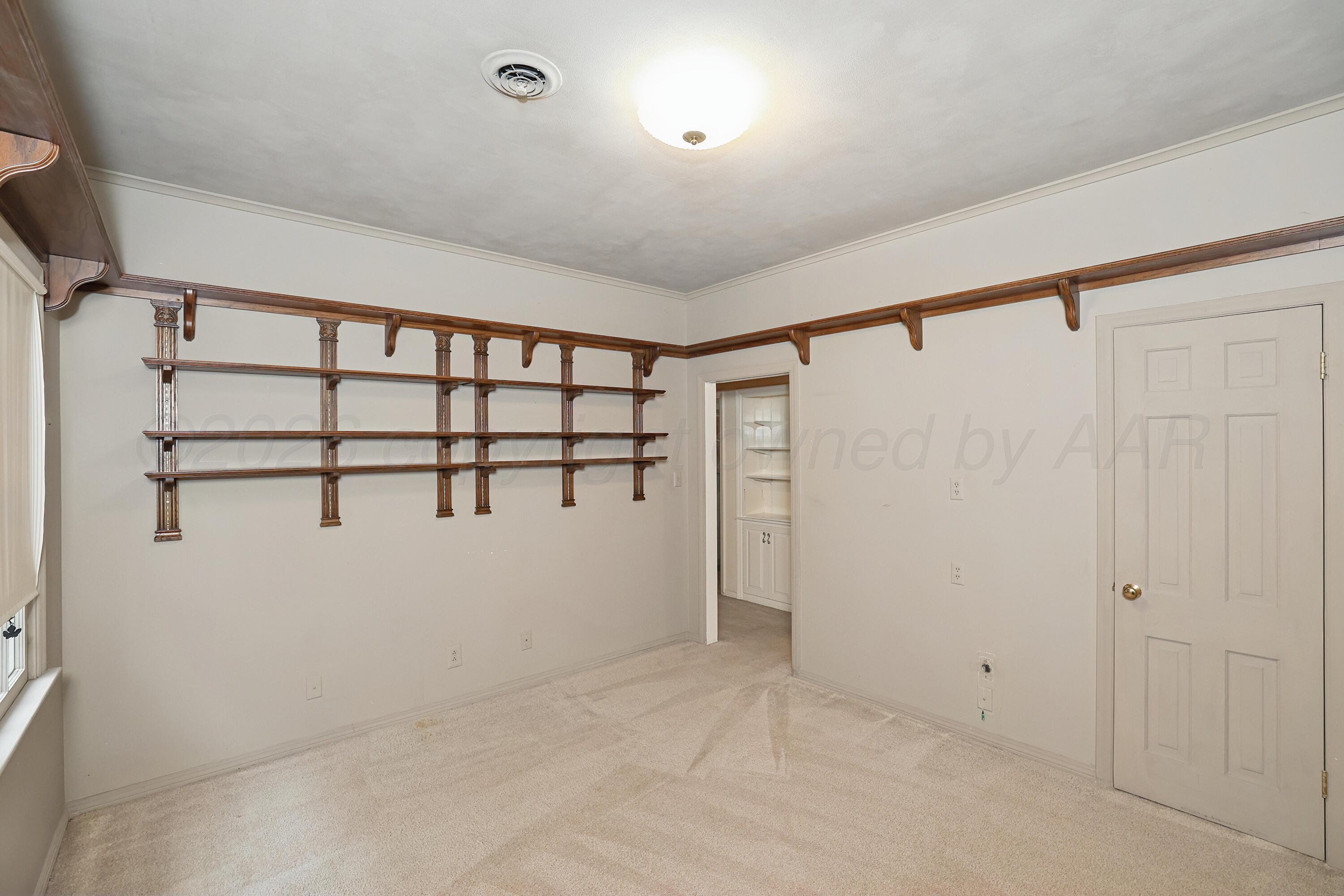 2417 S Hughes Street Property Photo 31