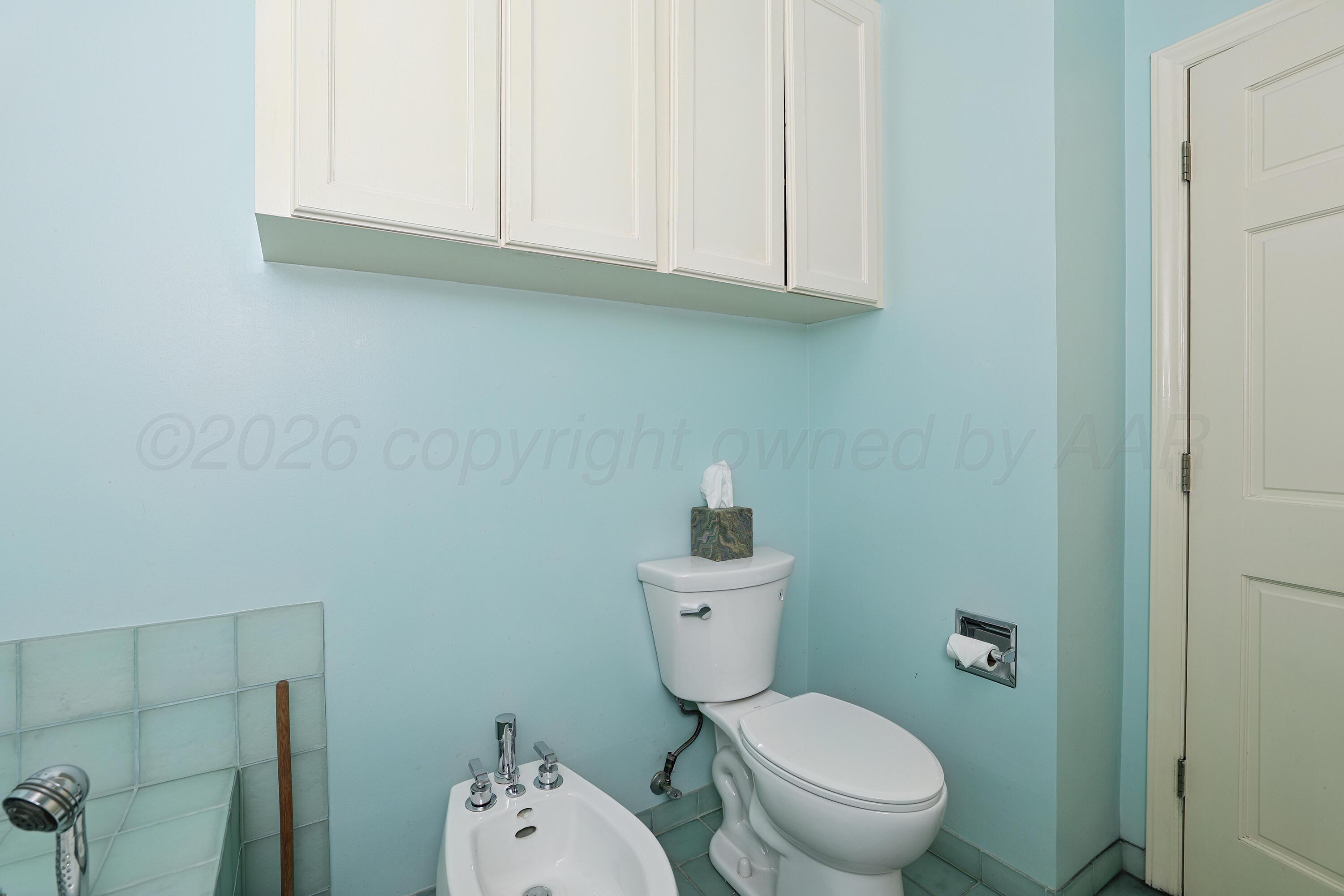 2417 S Hughes Street Property Photo 33