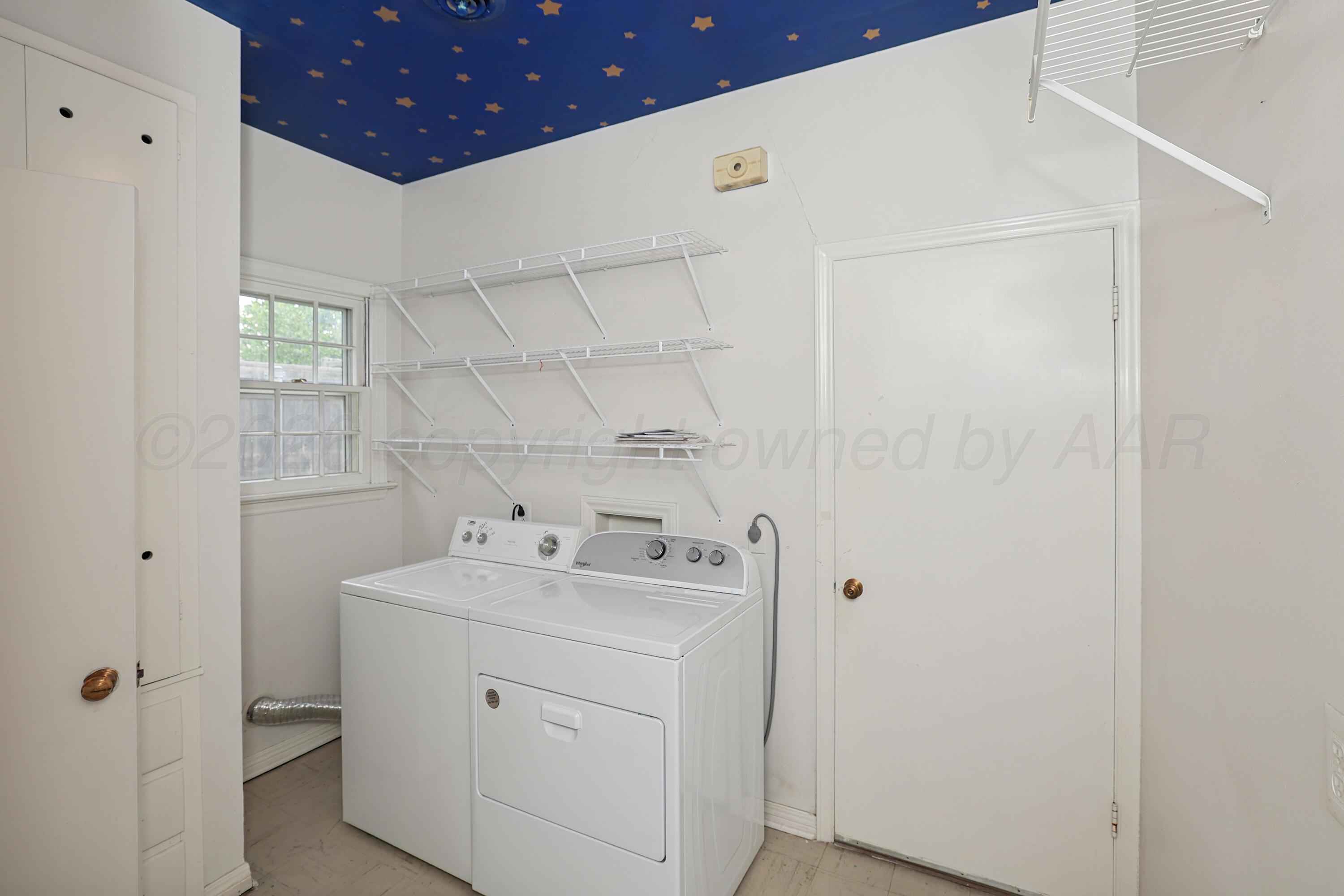 2417 S Hughes Street Property Photo 35