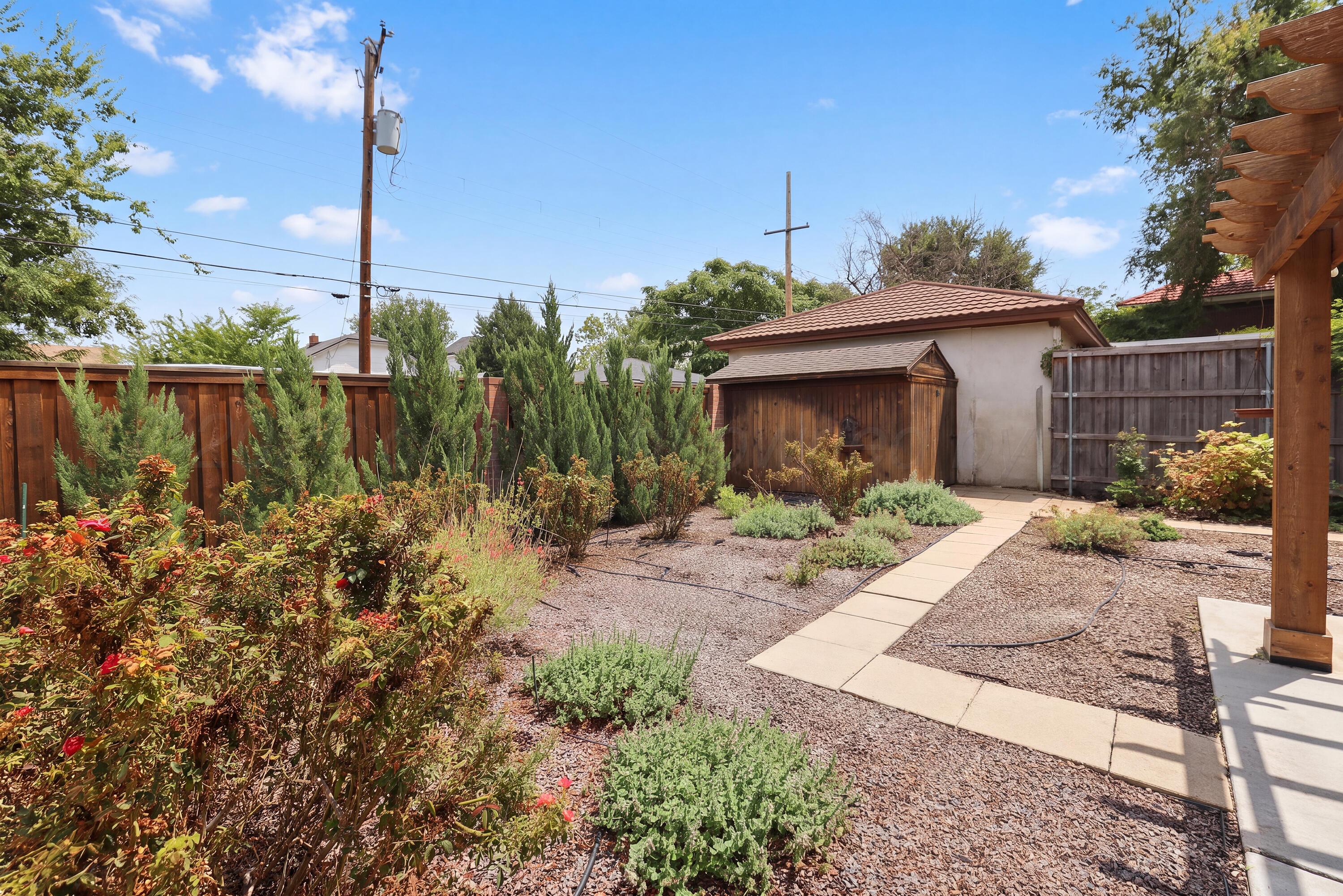 2417 S Hughes Street Property Photo 41