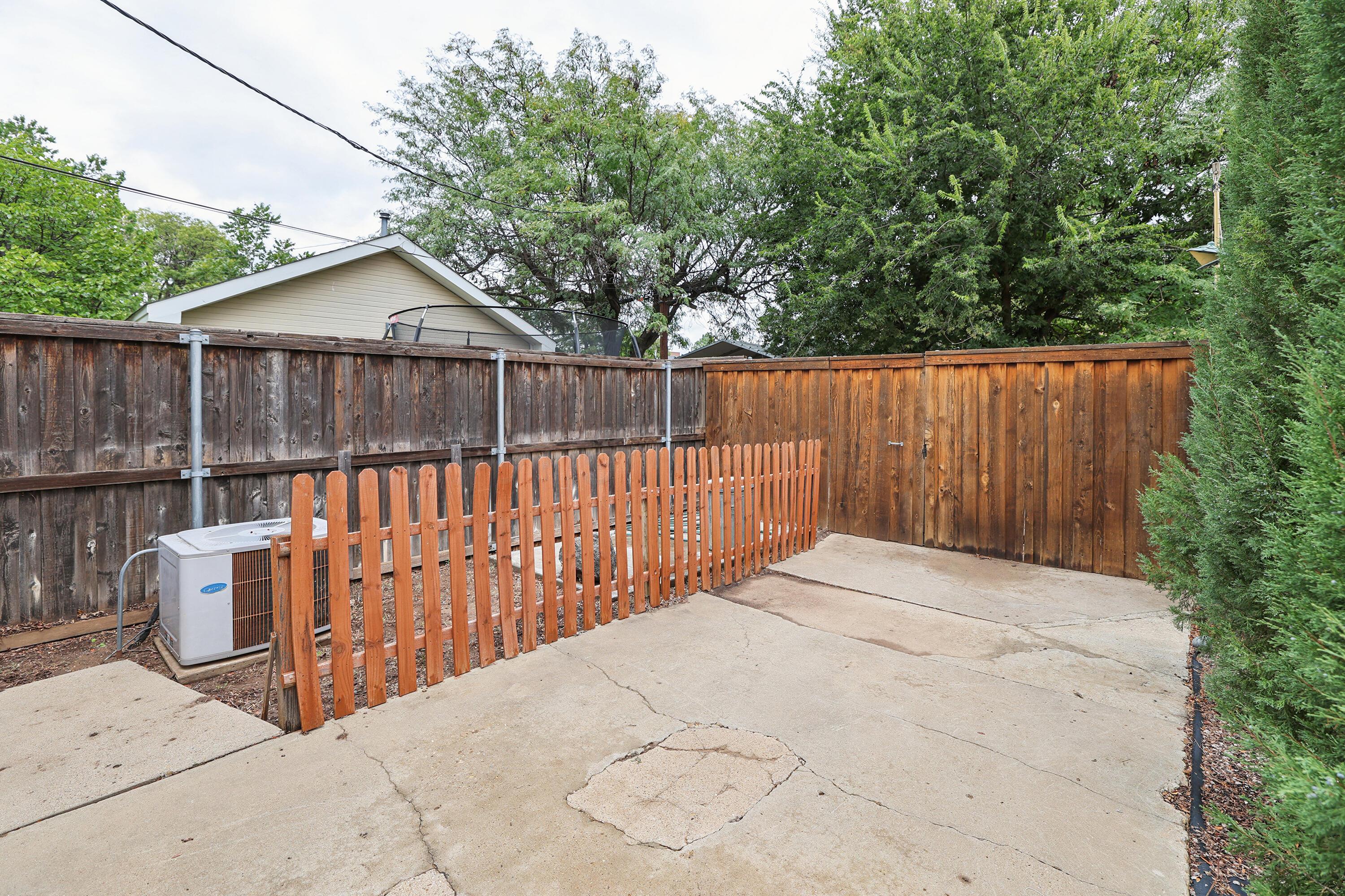 2417 S Hughes Street Property Photo 43