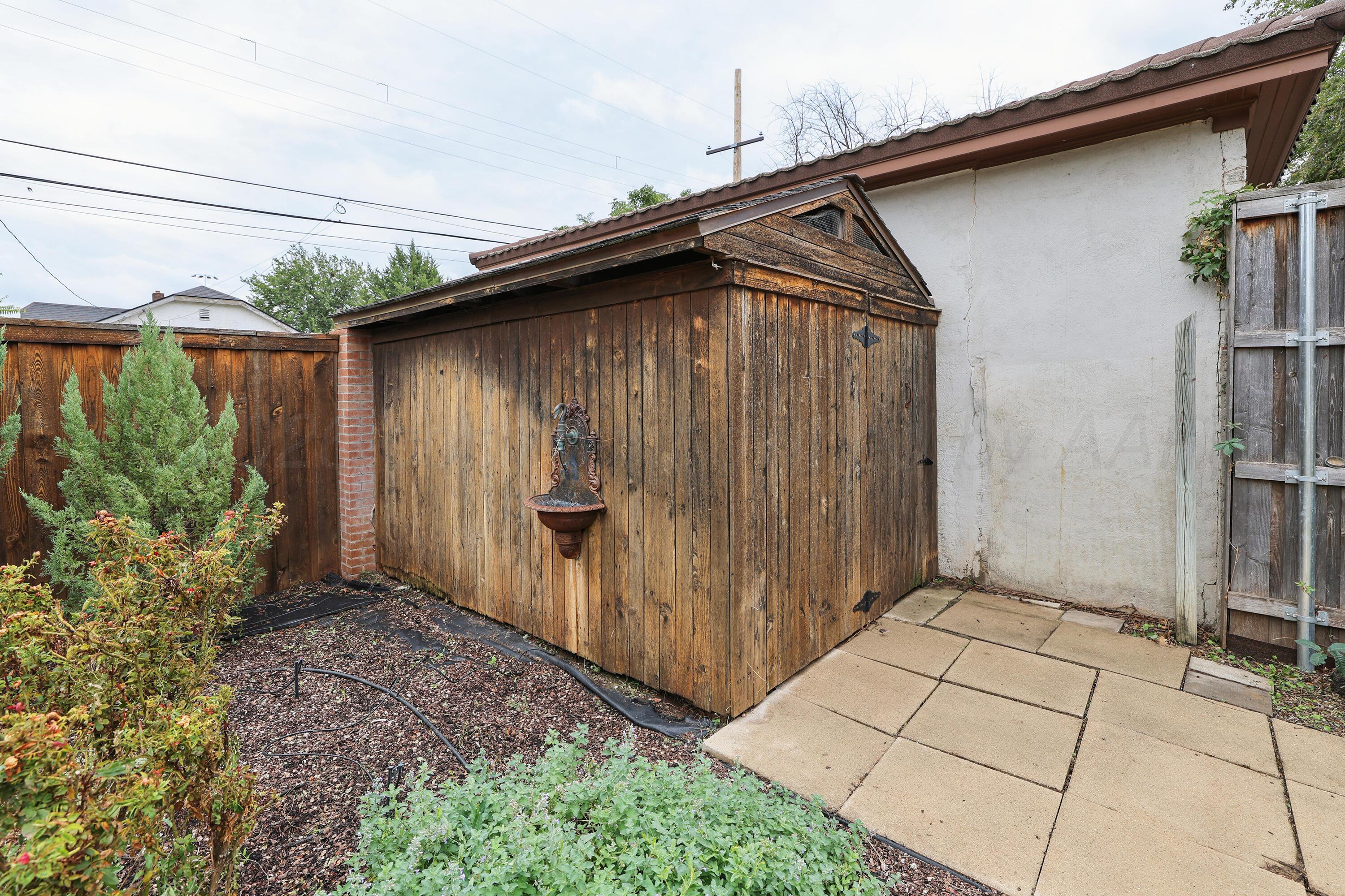 2417 S Hughes Street Property Photo 45