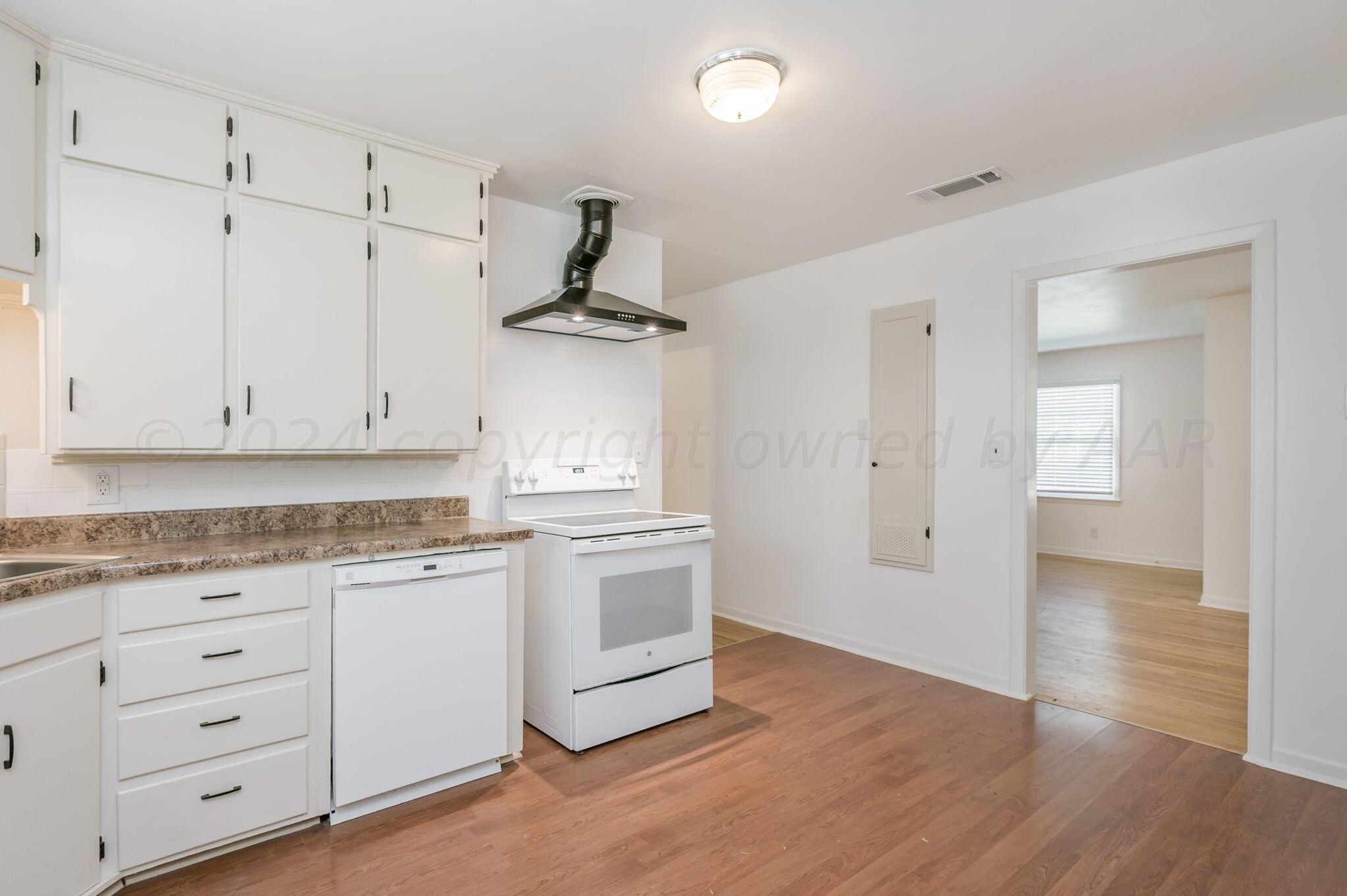 3511 S Lamar Street Property Photo 5