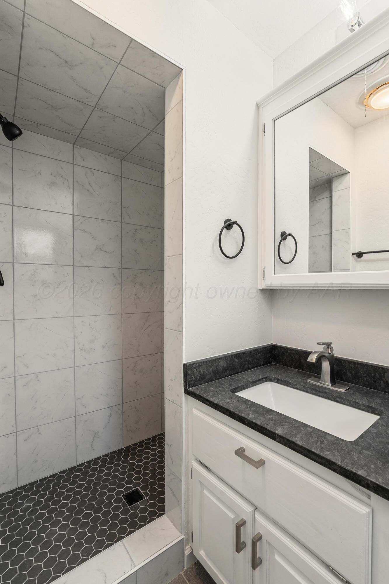 3406 Marion Street Property Photo 20