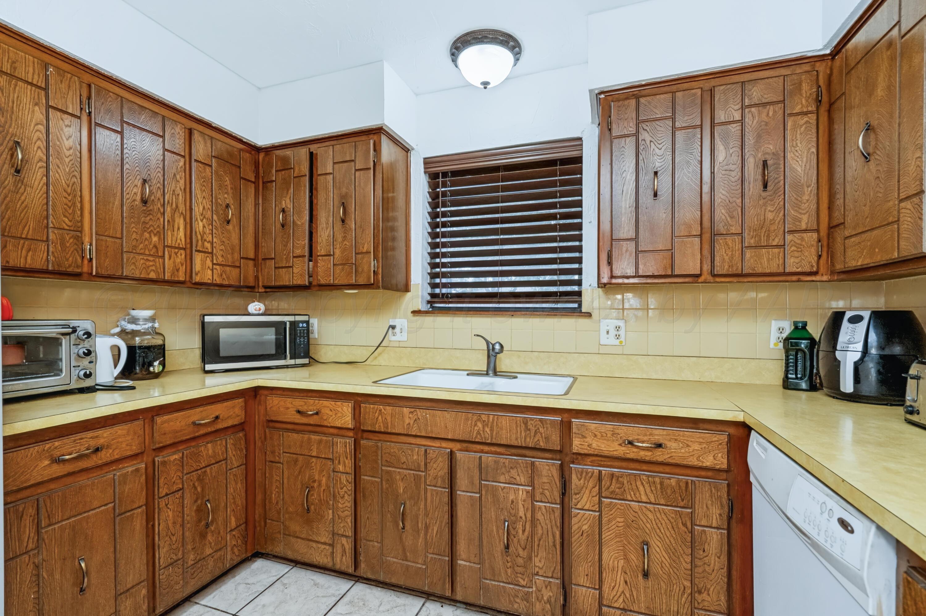 6805 Blacksmith Lane Property Photo 11