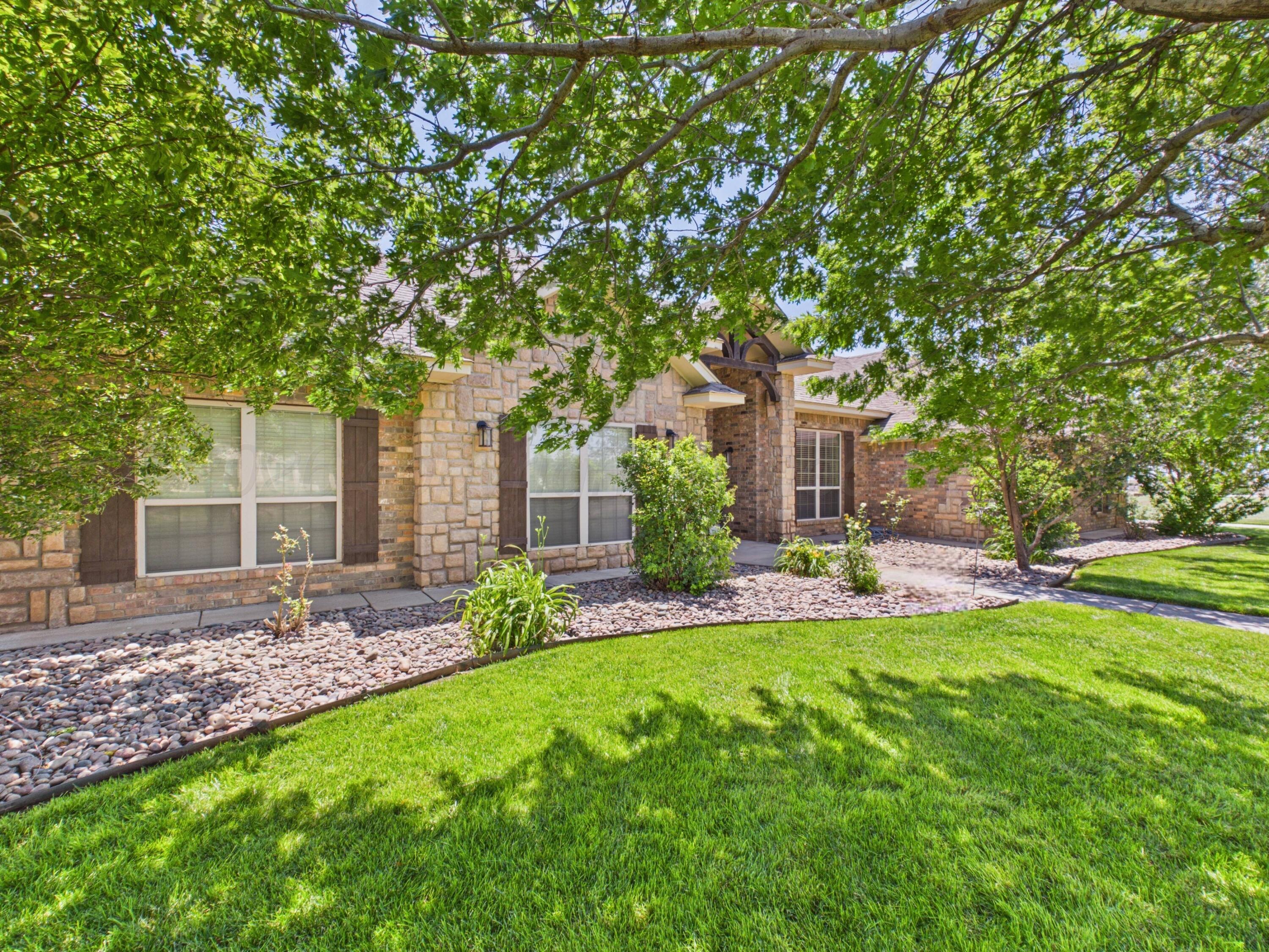 9151 Bridle Trails Drive Property Photo 5